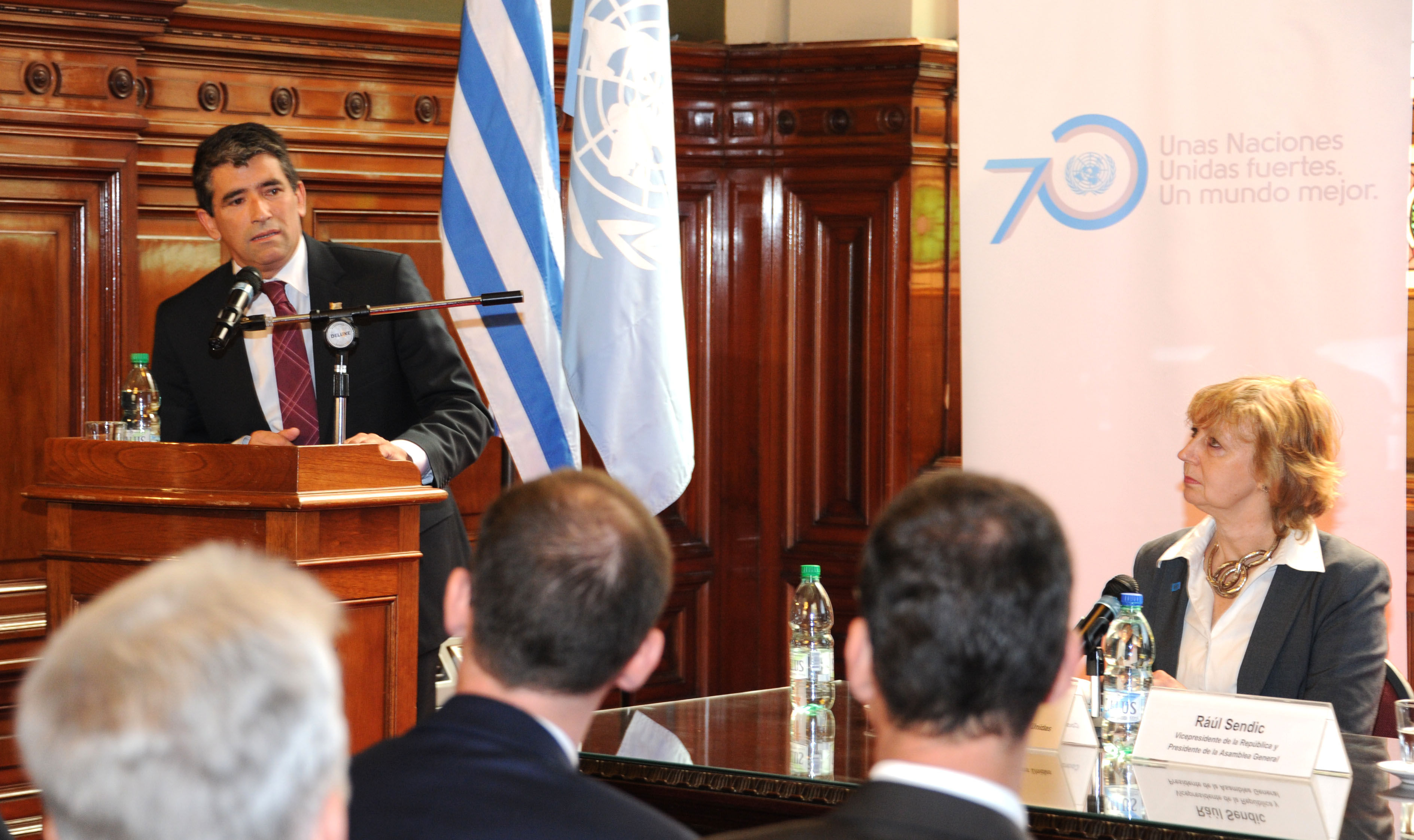 Vicepresidente Raúl Sendic dirigiéndose a los presentes