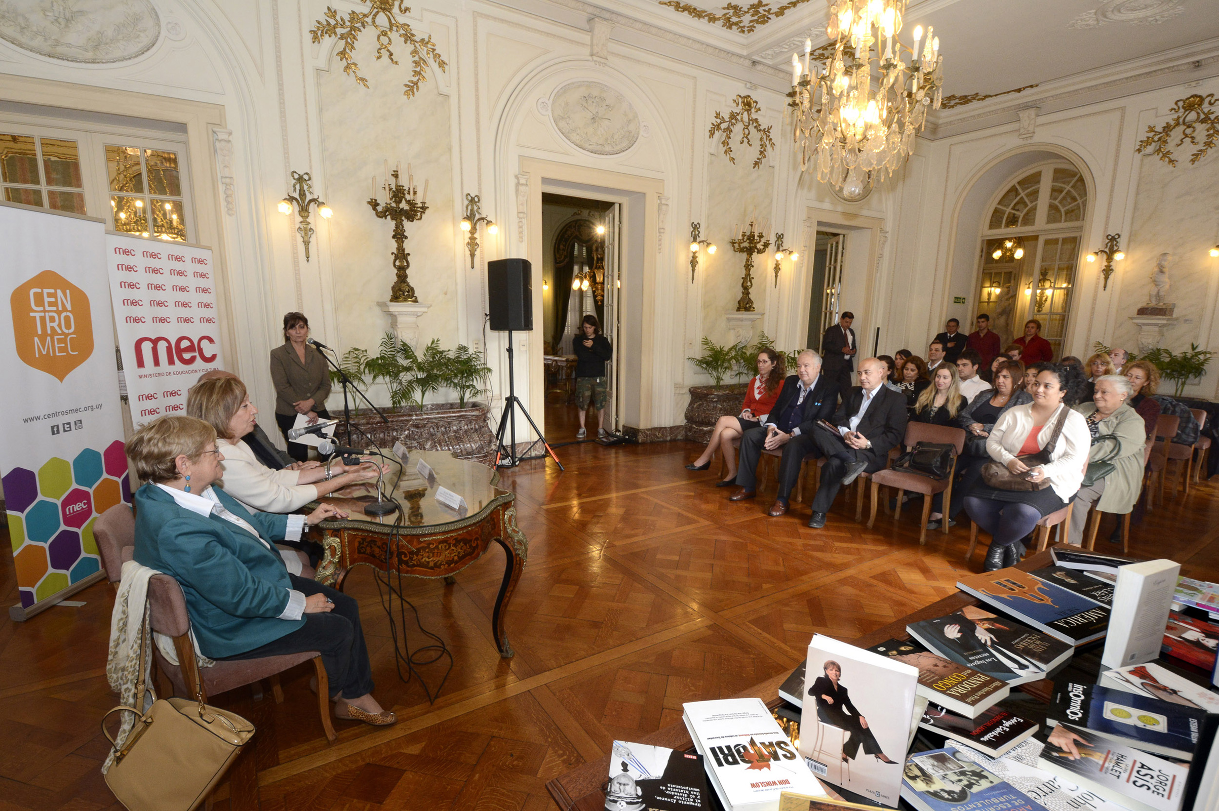Se abrirán 60 bibliotecas circulantes públicas nuevas para los Centros MEC de todo el país