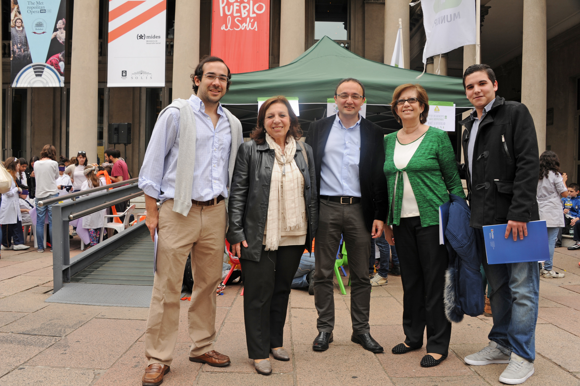 Lanzamiento del Plan Nacional de Voluntariado se llevó a cabo en la Torre Ejecutiva y en la explanada del Teatro Solís