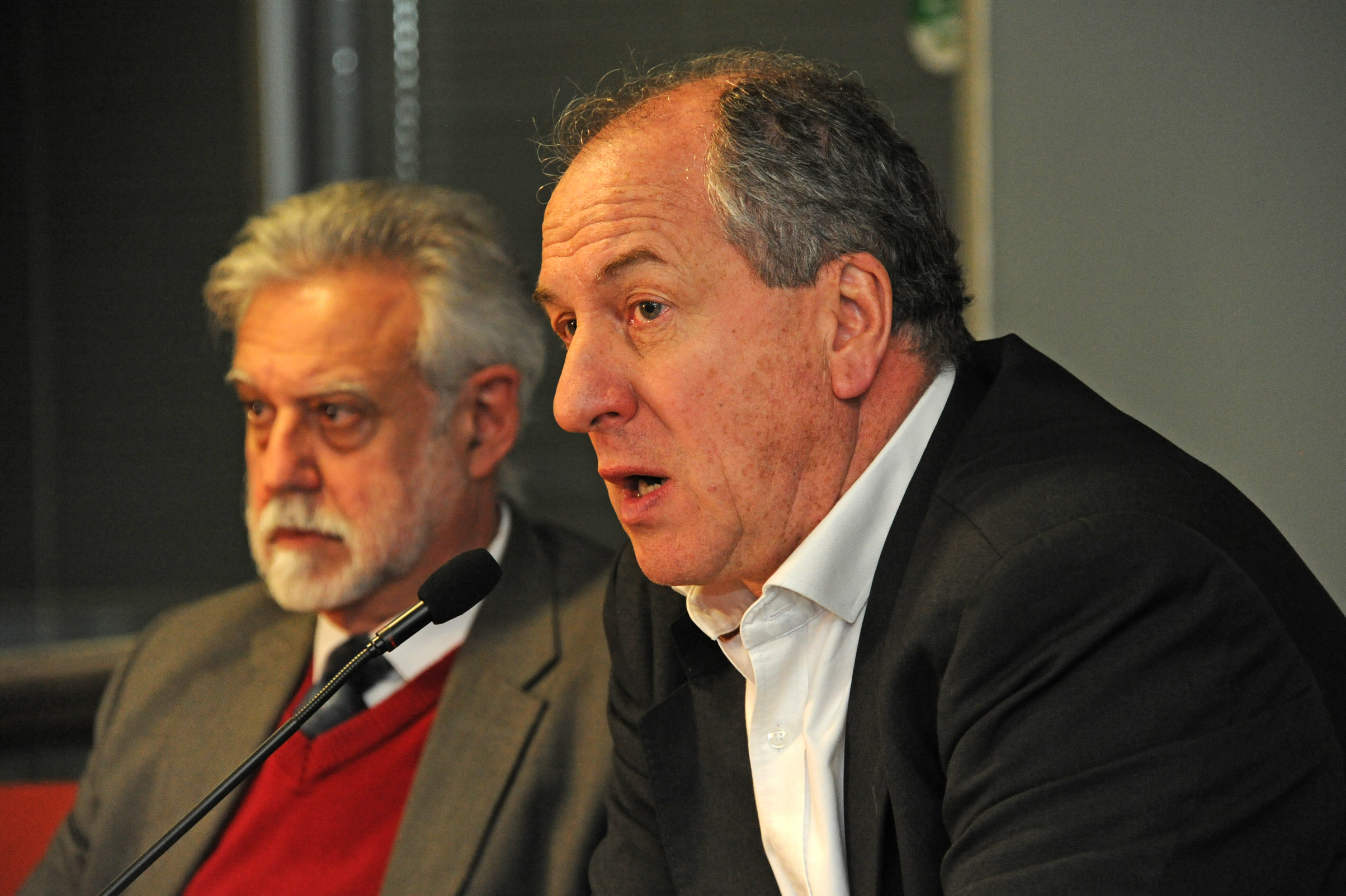 Ministro de Trabajo y Seguridad Social, Erneso Murro, durante su exposición