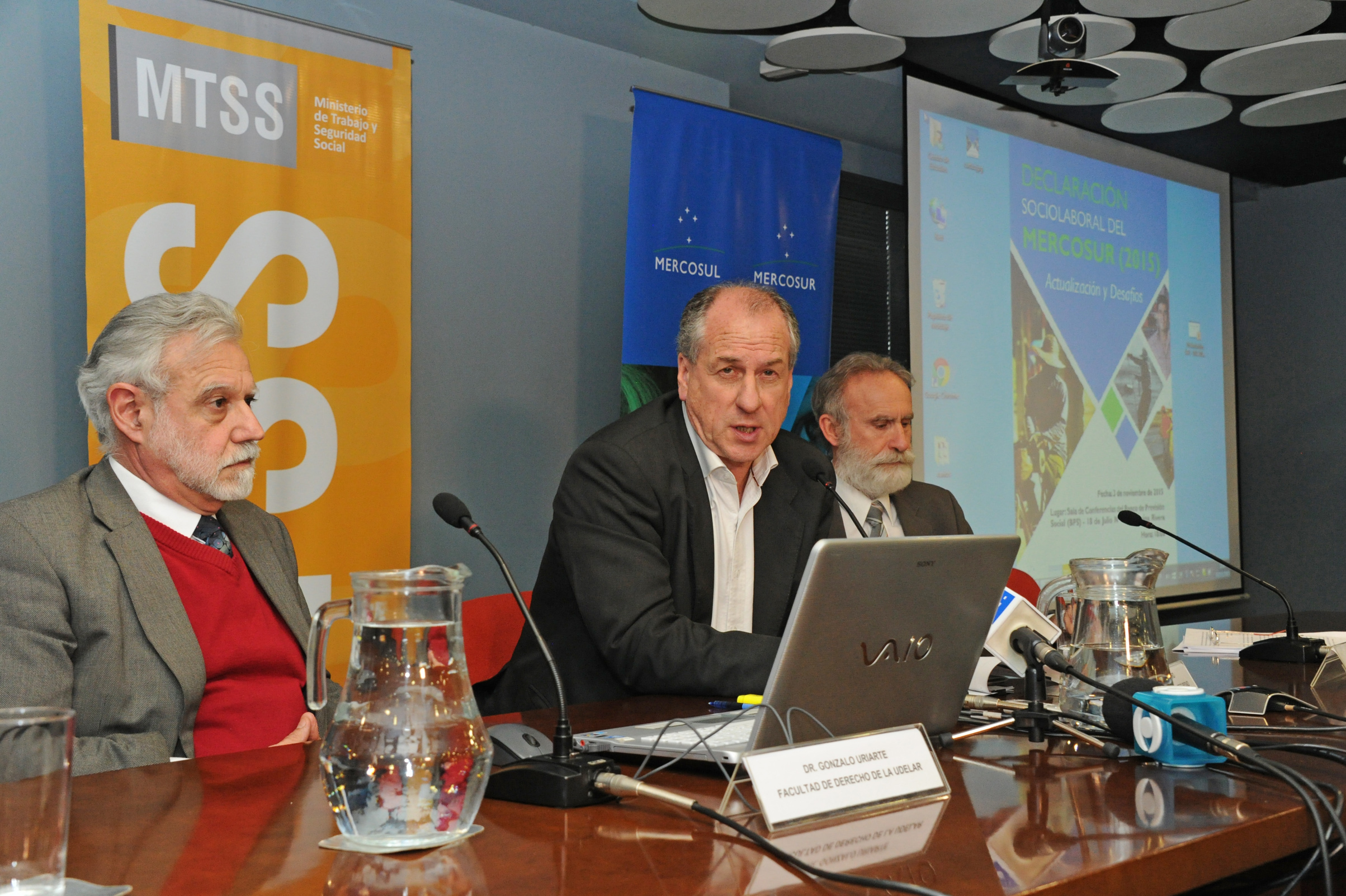Ministro de Trabajo y Seguridad Social, Erneso Murro, durante su exposición
