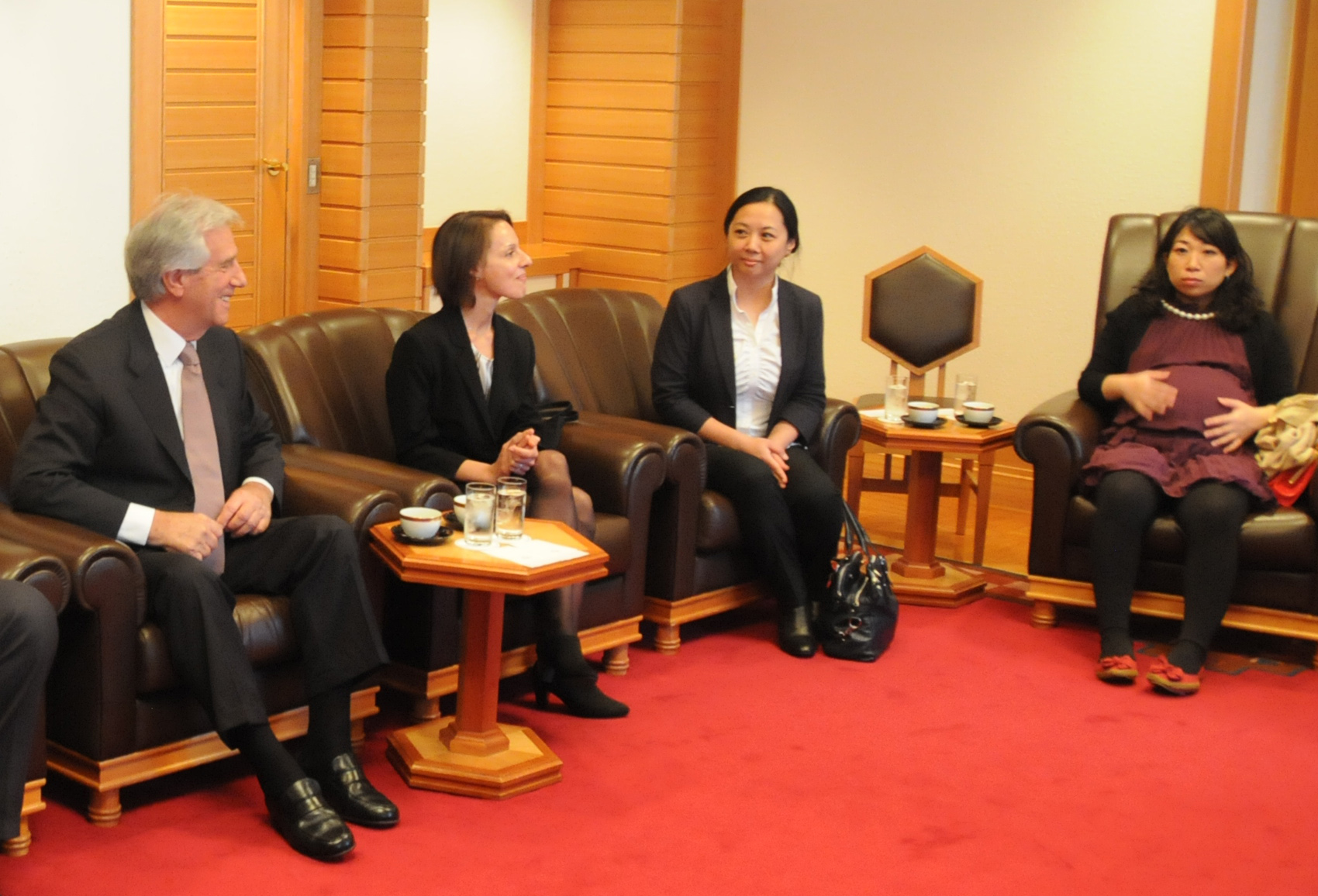 Tabaré Vázquez se reunió con colectividad uruguaya en Japón