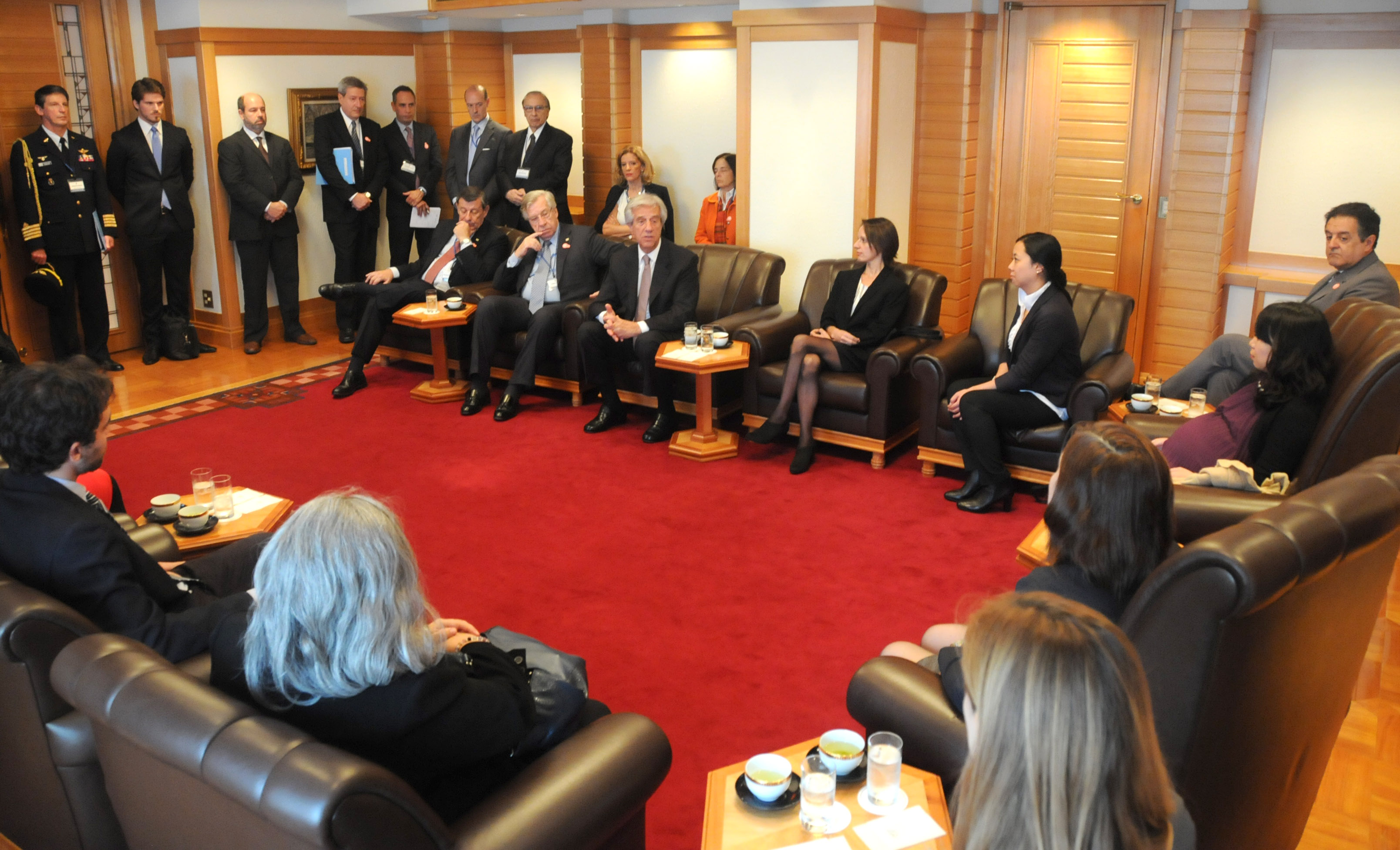 Tabaré Vázquez se reunió con colectividad uruguaya en Japón