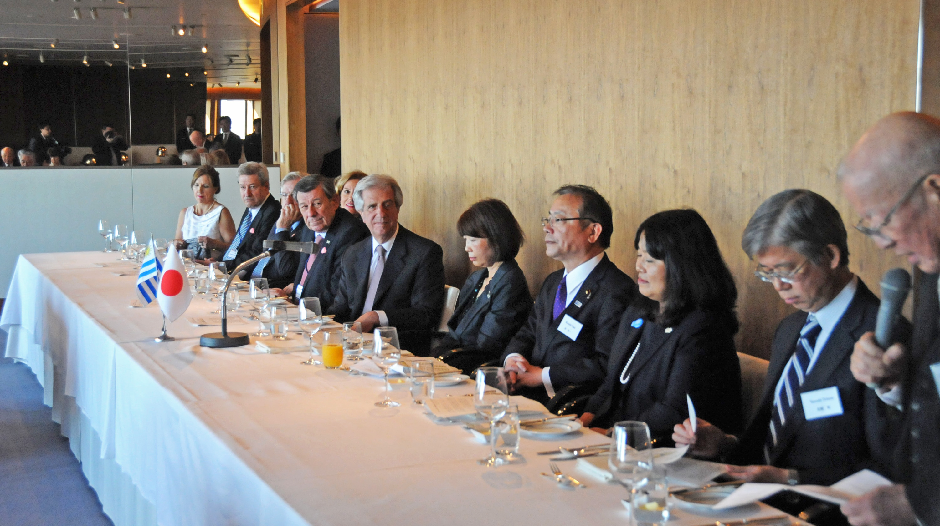 Vázquez se reunió con la sociedad Japón-Uruguay
