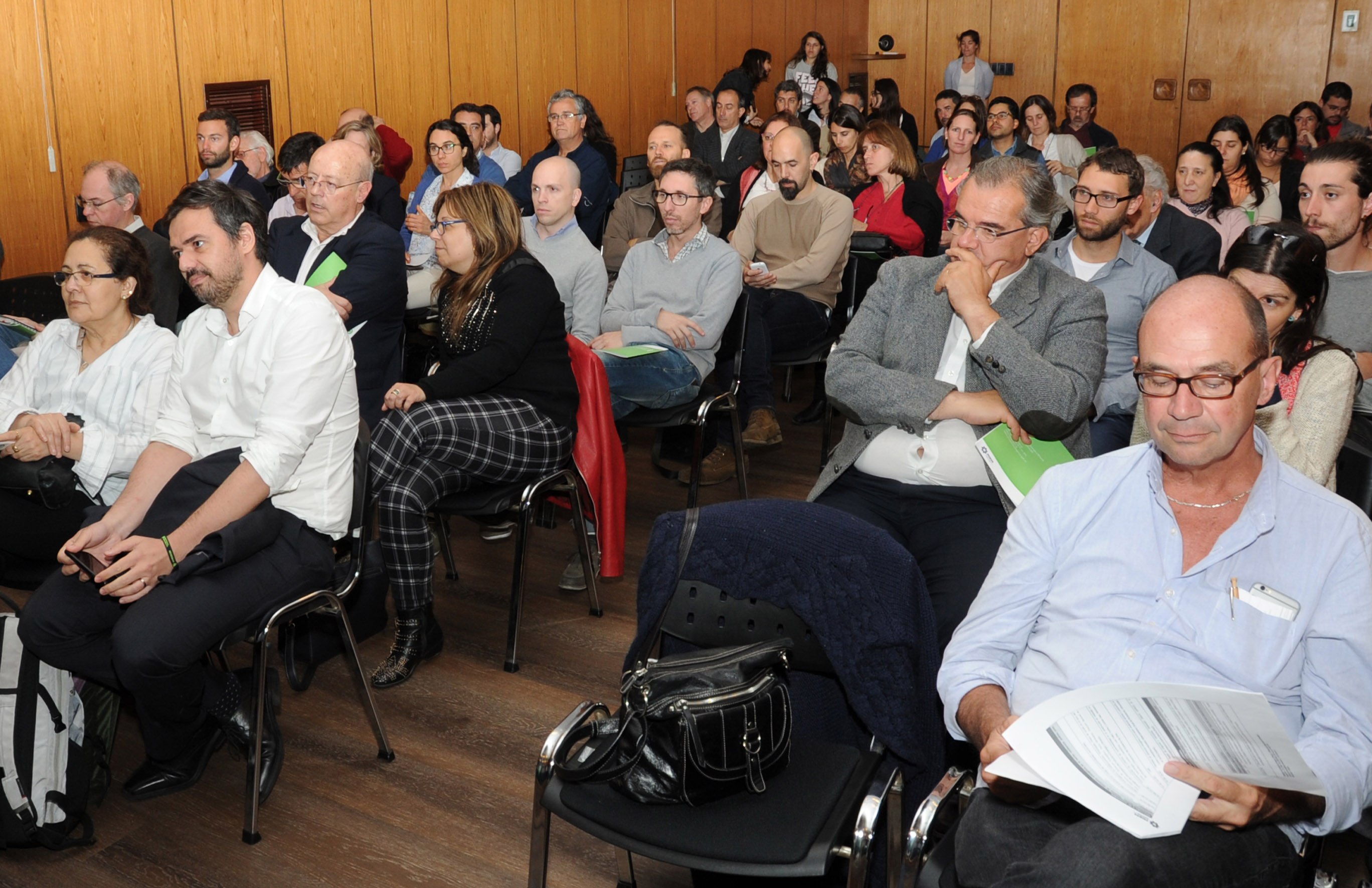 MVOTMA - MIEM presentaron "Medidas de eficiencia energética en el sector residencial: análisis costo-beneficio"