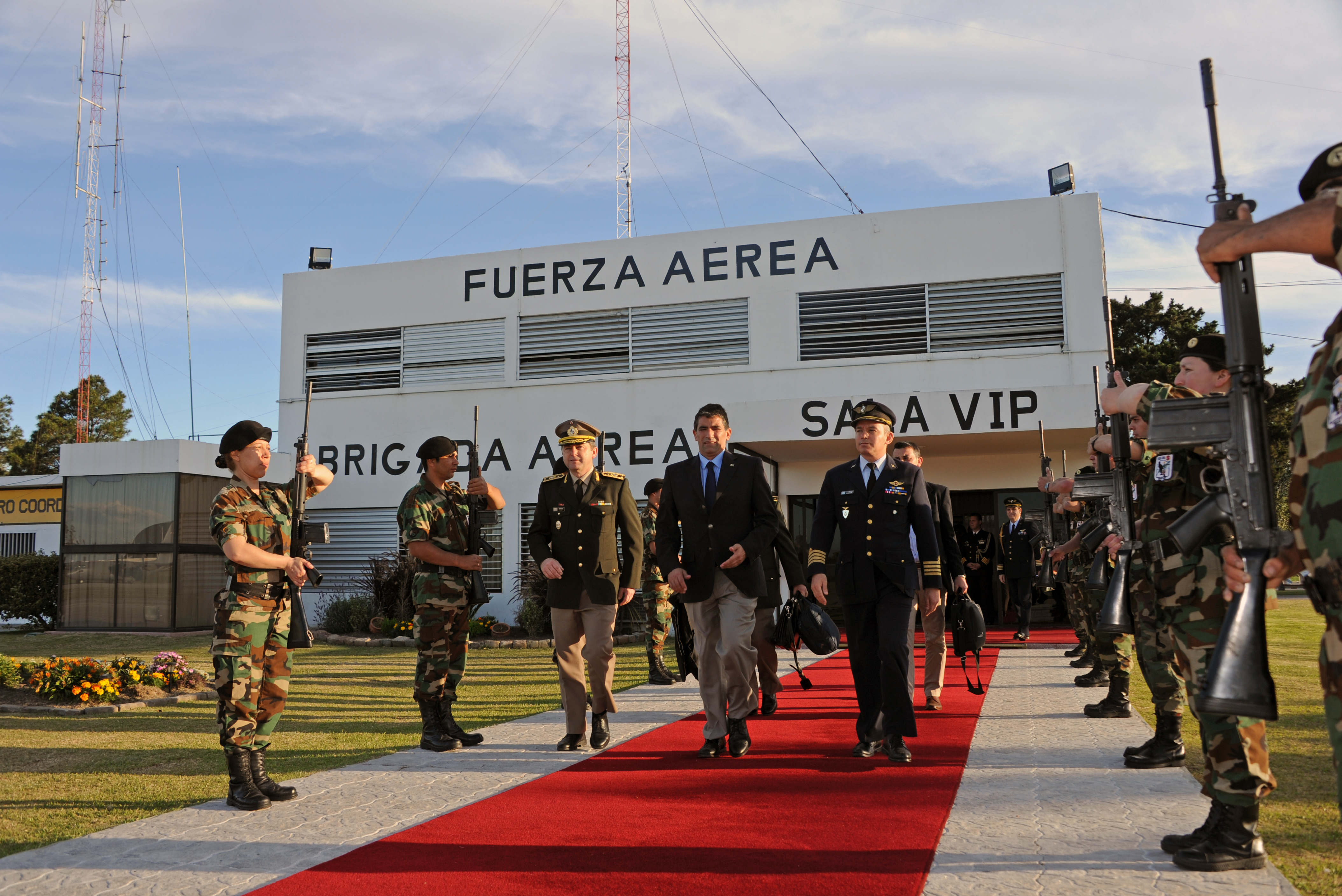 Raúl Sendic parte hacia Riad para participar de la IV Cumbre de Jefes de Estado y de Gobierno de América del Sur-Países Árabes.