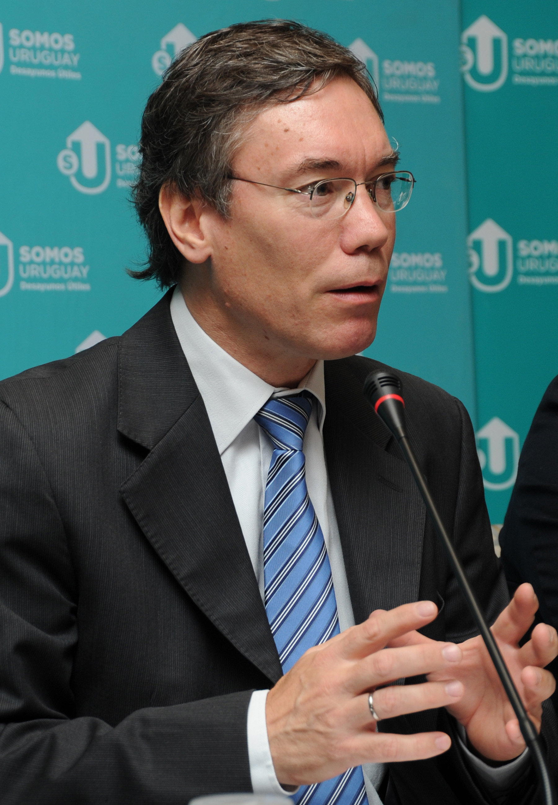 Asesor del MEF, Martín Vallcorba