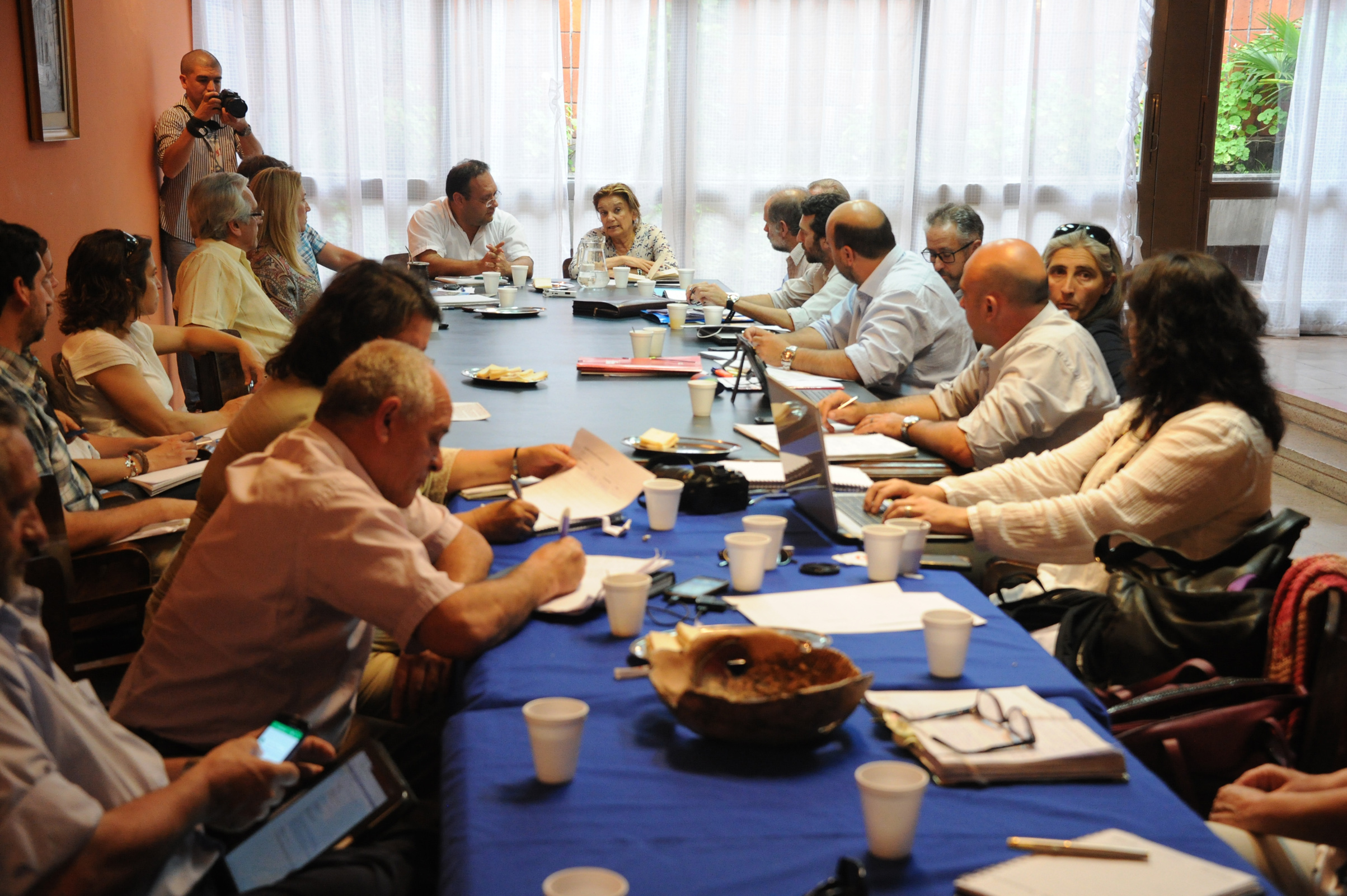 Reunión entre autoridades del Ministerio de Vivienda, de la Intendencia de Paysandú y de OSE