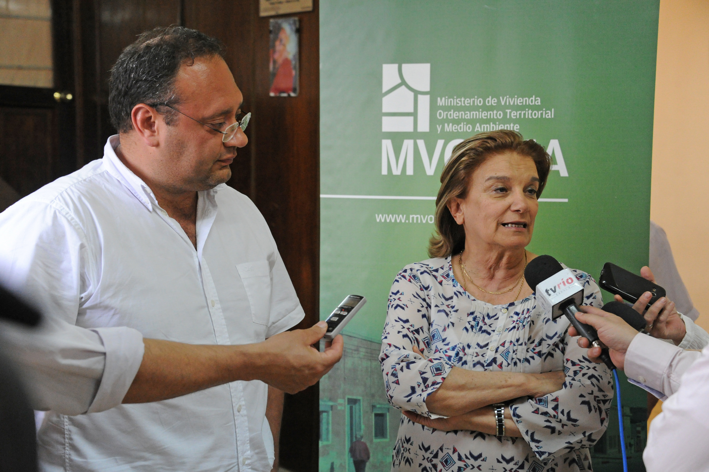 Reunión entre autoridades del Ministerio de Vivienda, de la Intendencia de Paysandú y de OSE