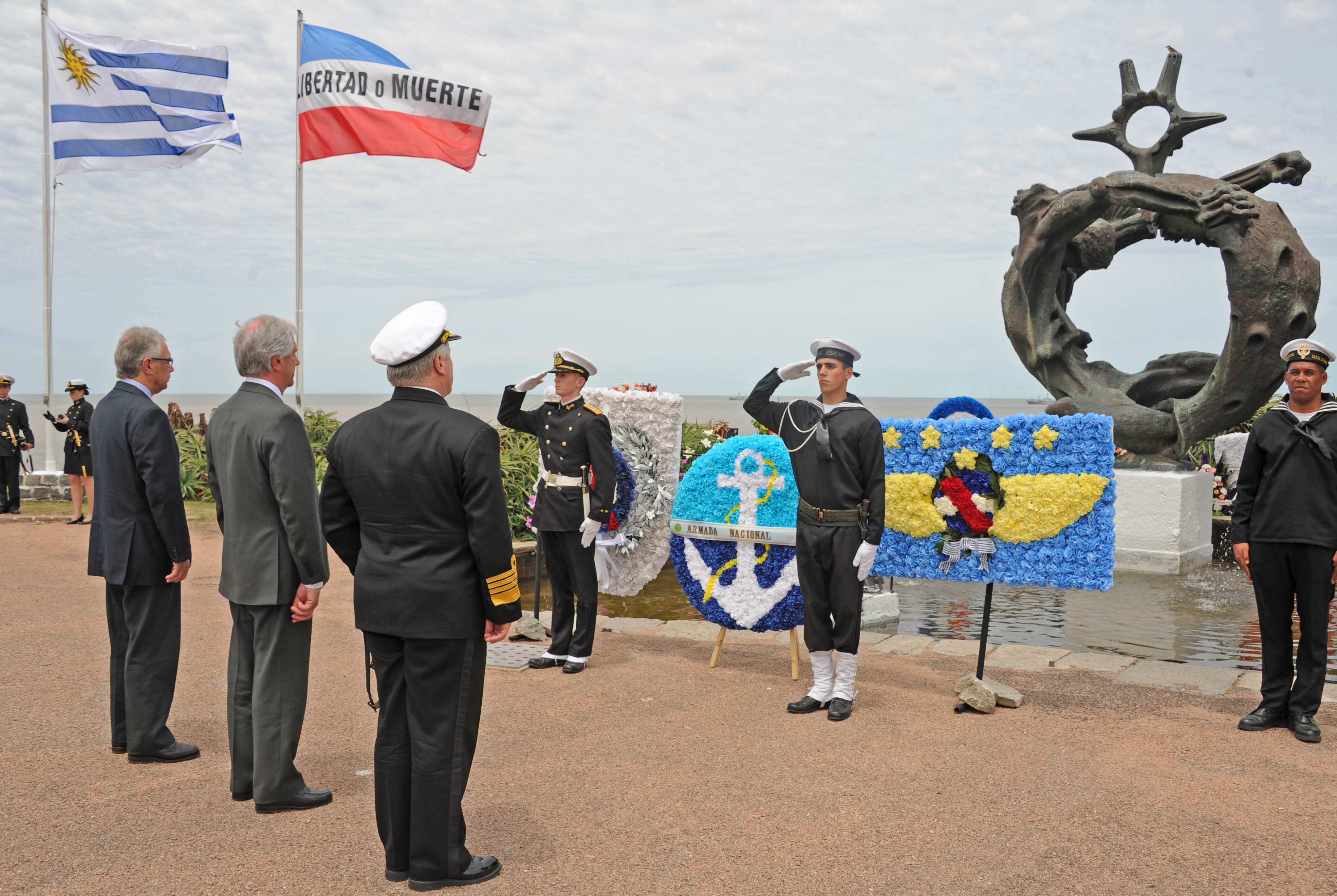 Tabaré Vázquez participó del 198° Aniversario de la Armada Nacional