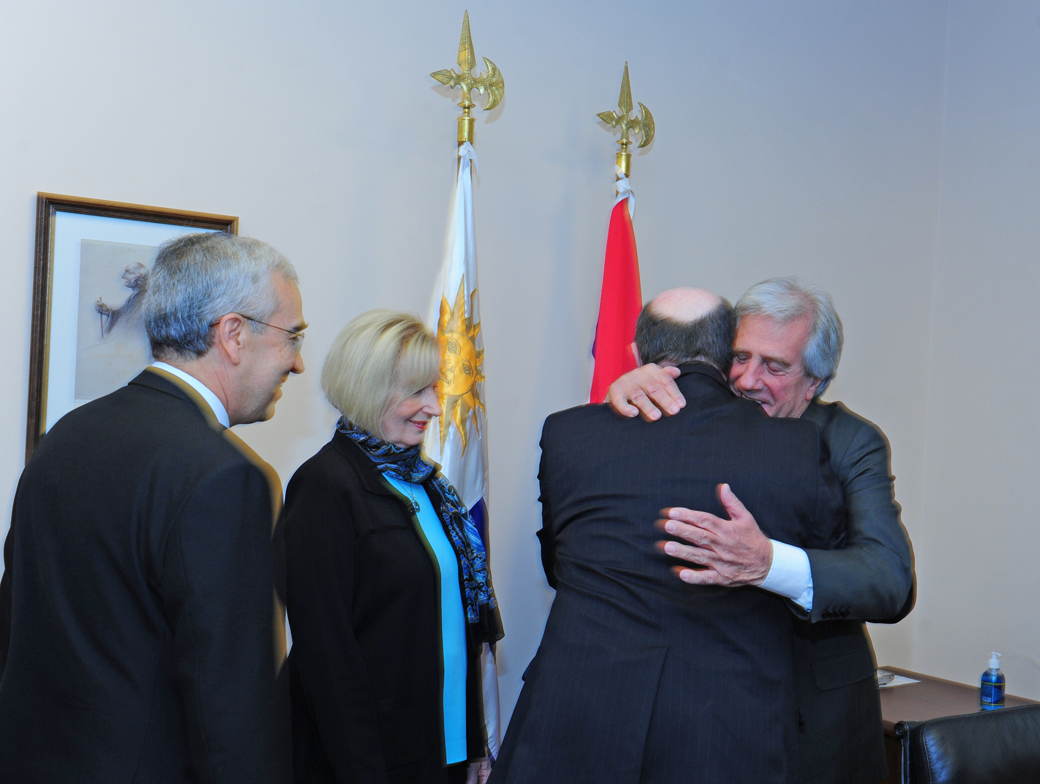 Tabaré Vázquez, recibió en la residencia de Suárez al jefe de la Iglesia de Jesucristo de los Santos de los Últimos Días, Quentin Cook