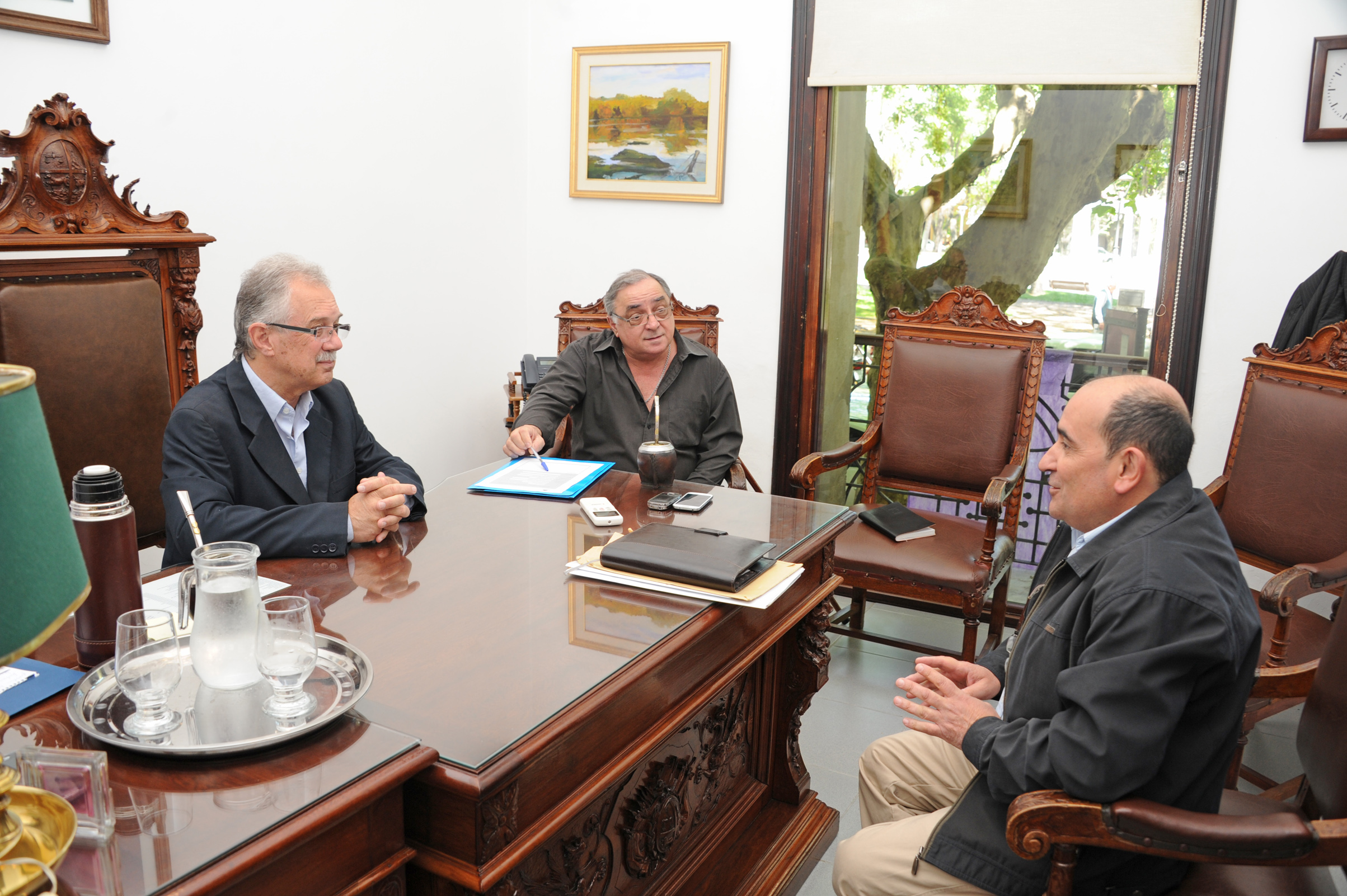 Reunión encabezada por el subsecretario de Defensa Nacional, Jorge Menéndez, en Durazno
