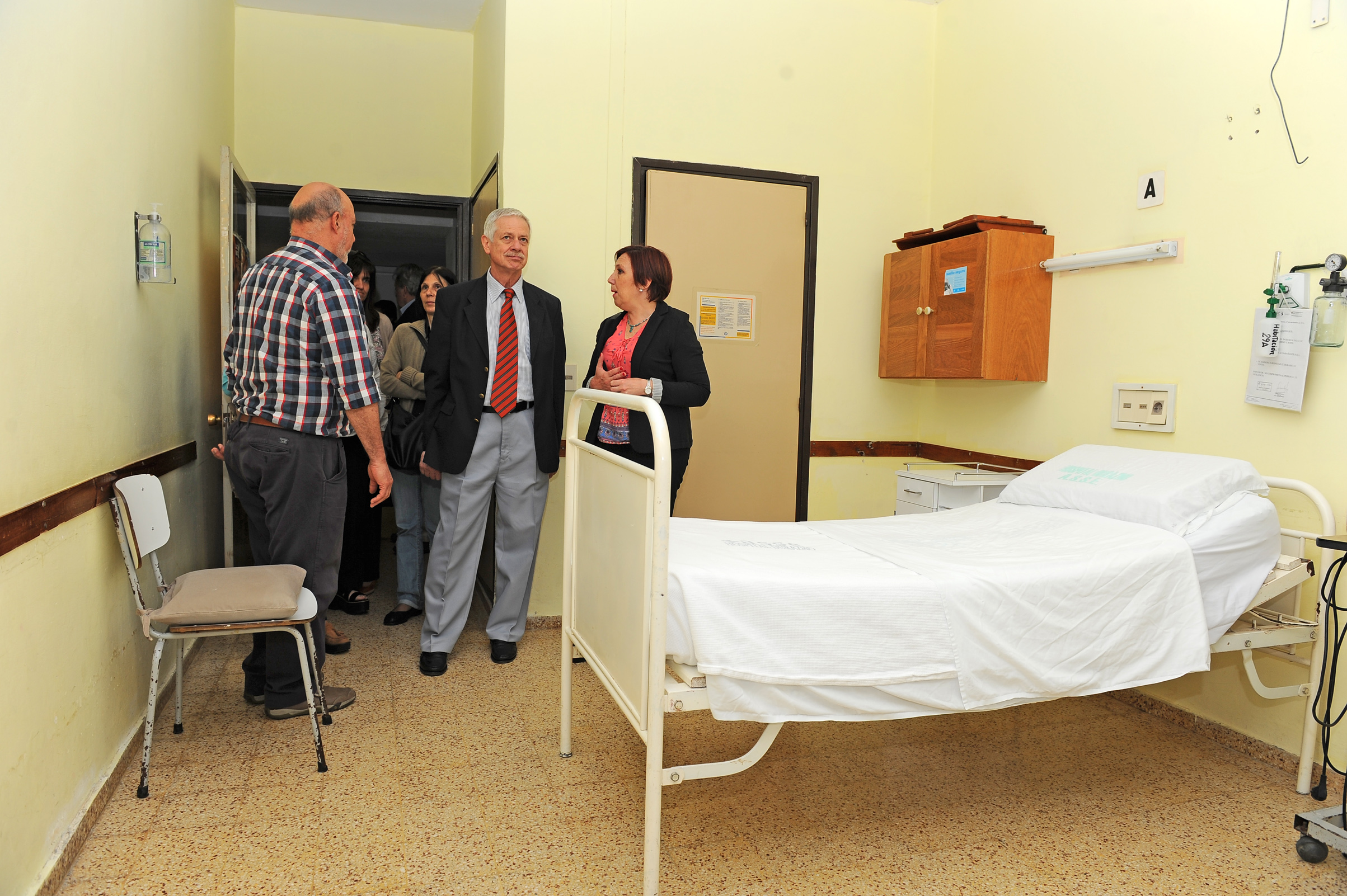 Recorrida de autoridades del MSP por instalaciones del hospital departamental de Durazno