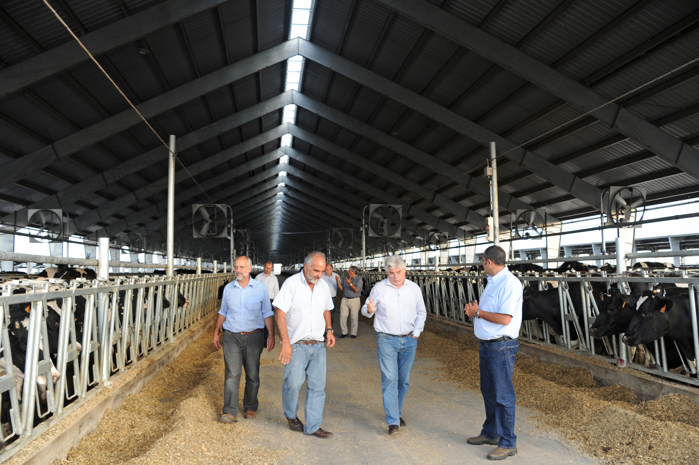 Establecimiento de producción de leche en polvo perteneciente a la Estancia del Lago y el Frigorífico Breaders Packers son ejemplos en tecnología