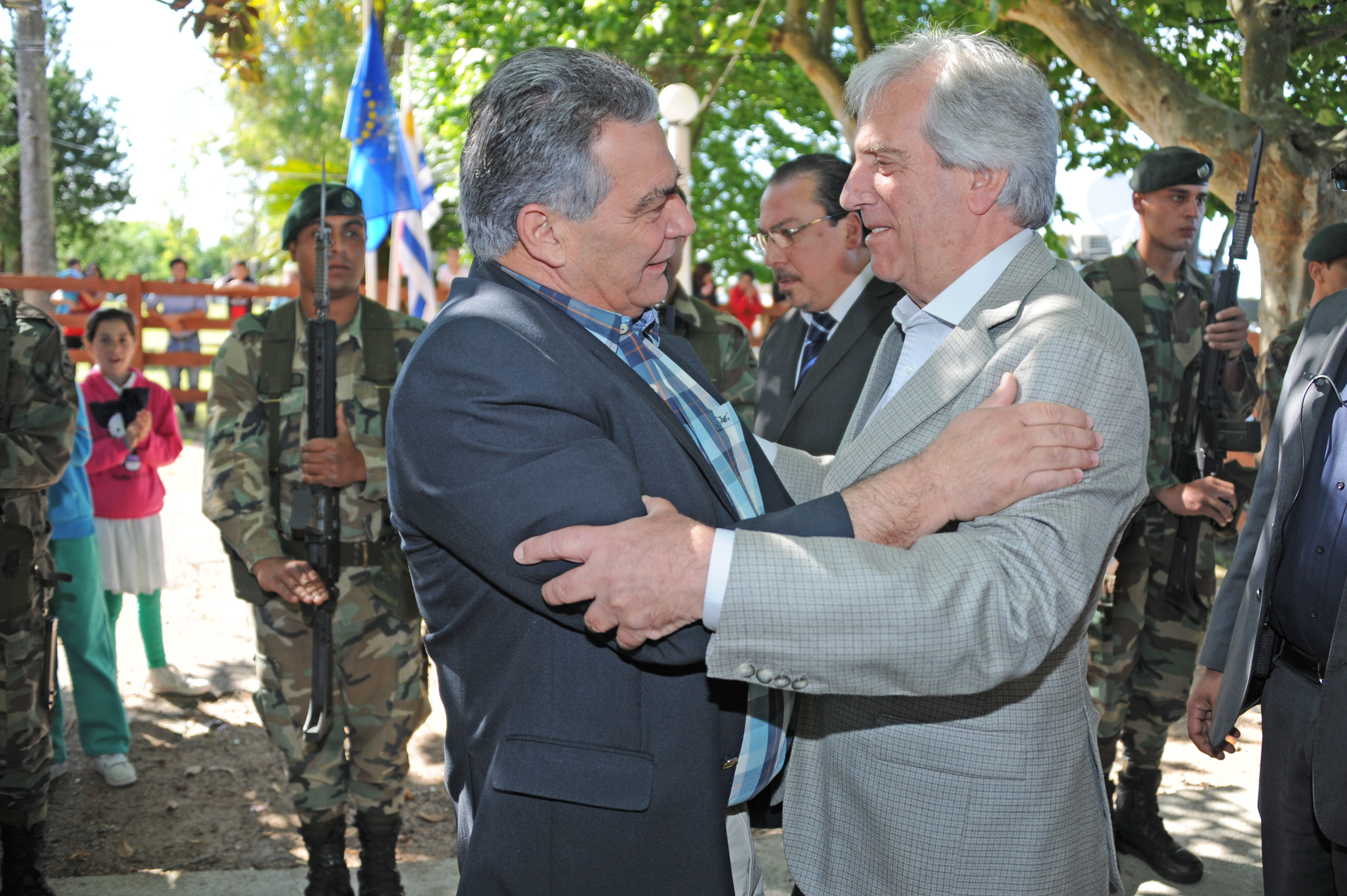 Carmelo Vidalín, Intendente de Durazno, recibe al Presidente de la República, Tabaré Vázquez