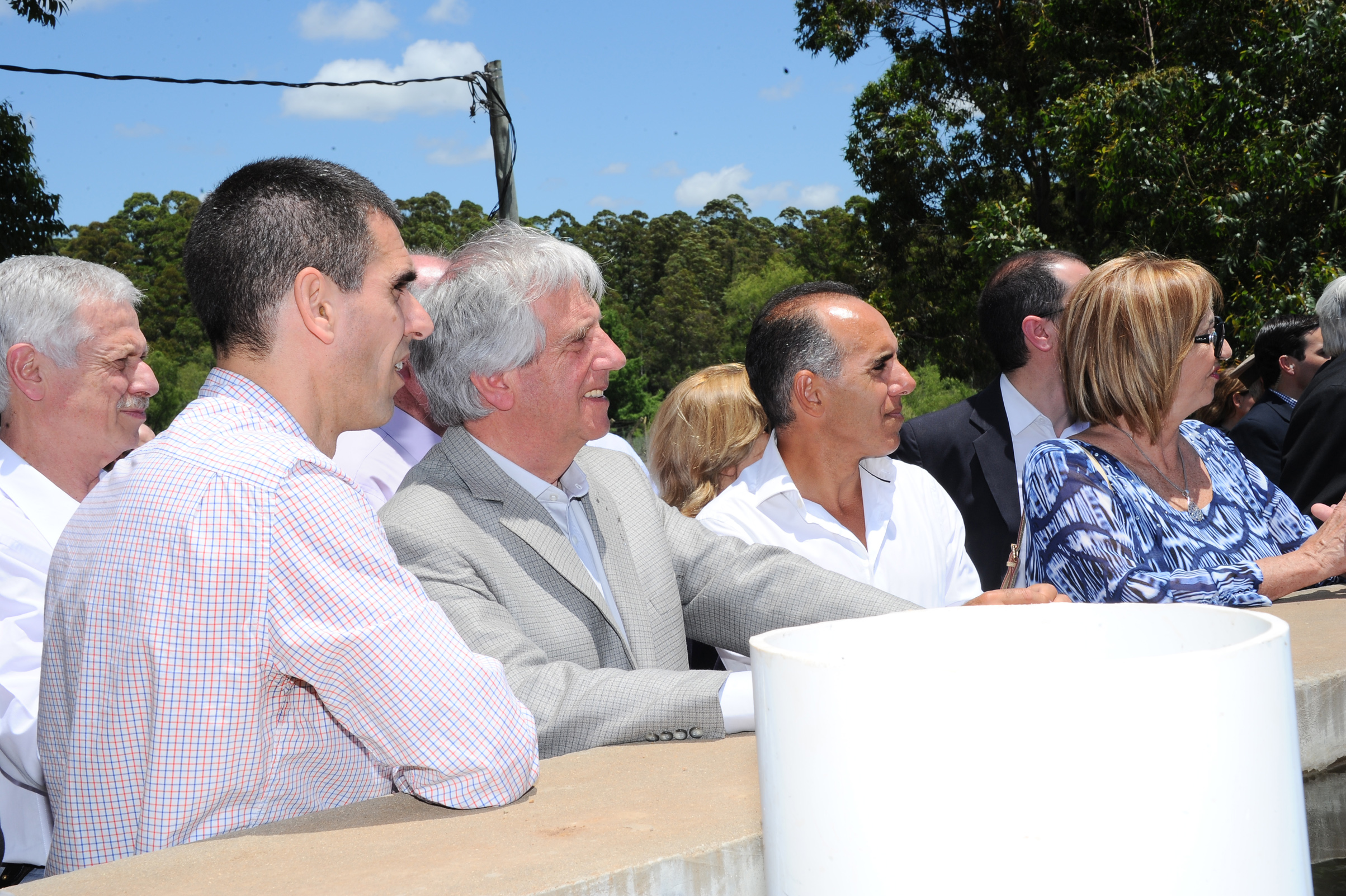 Vázquez visitó empresa de cría de esturiones que produce caviar de calidad
