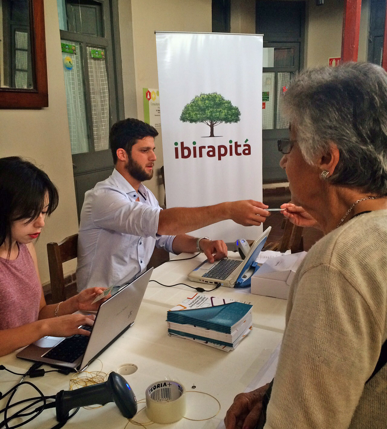 Acto de celebración de 15.000 tablets entregadas a jubilados