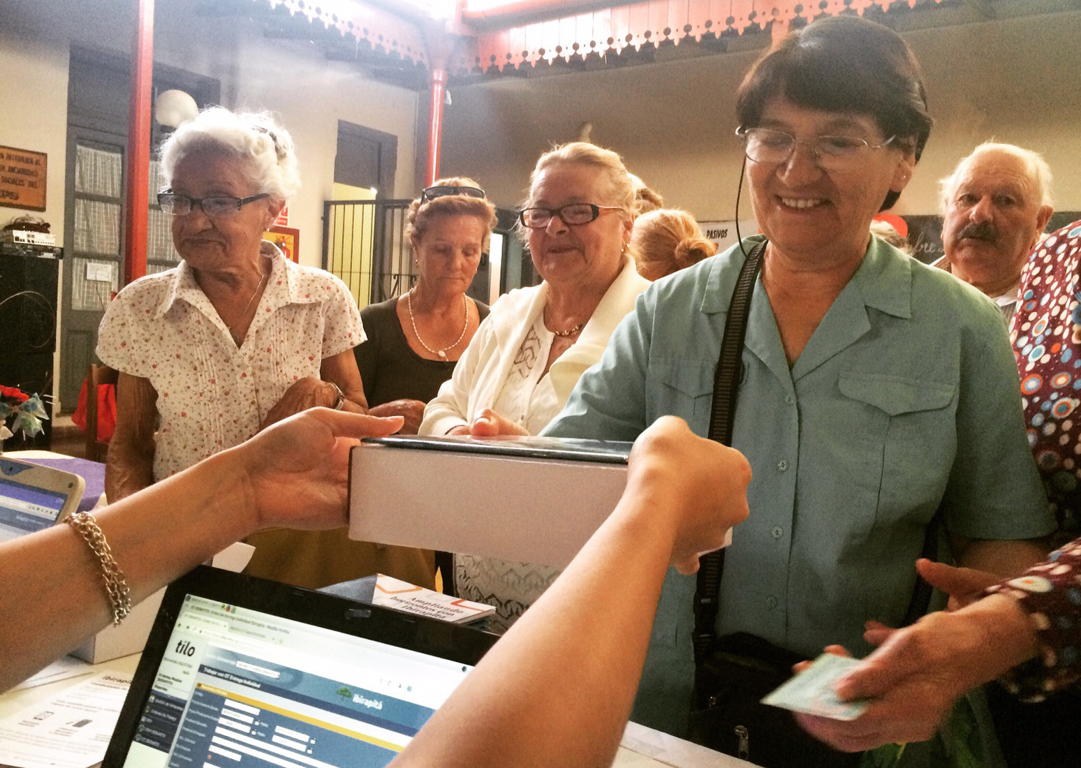 Acto de celebración de 15.000 tablets entregadas a jubilados