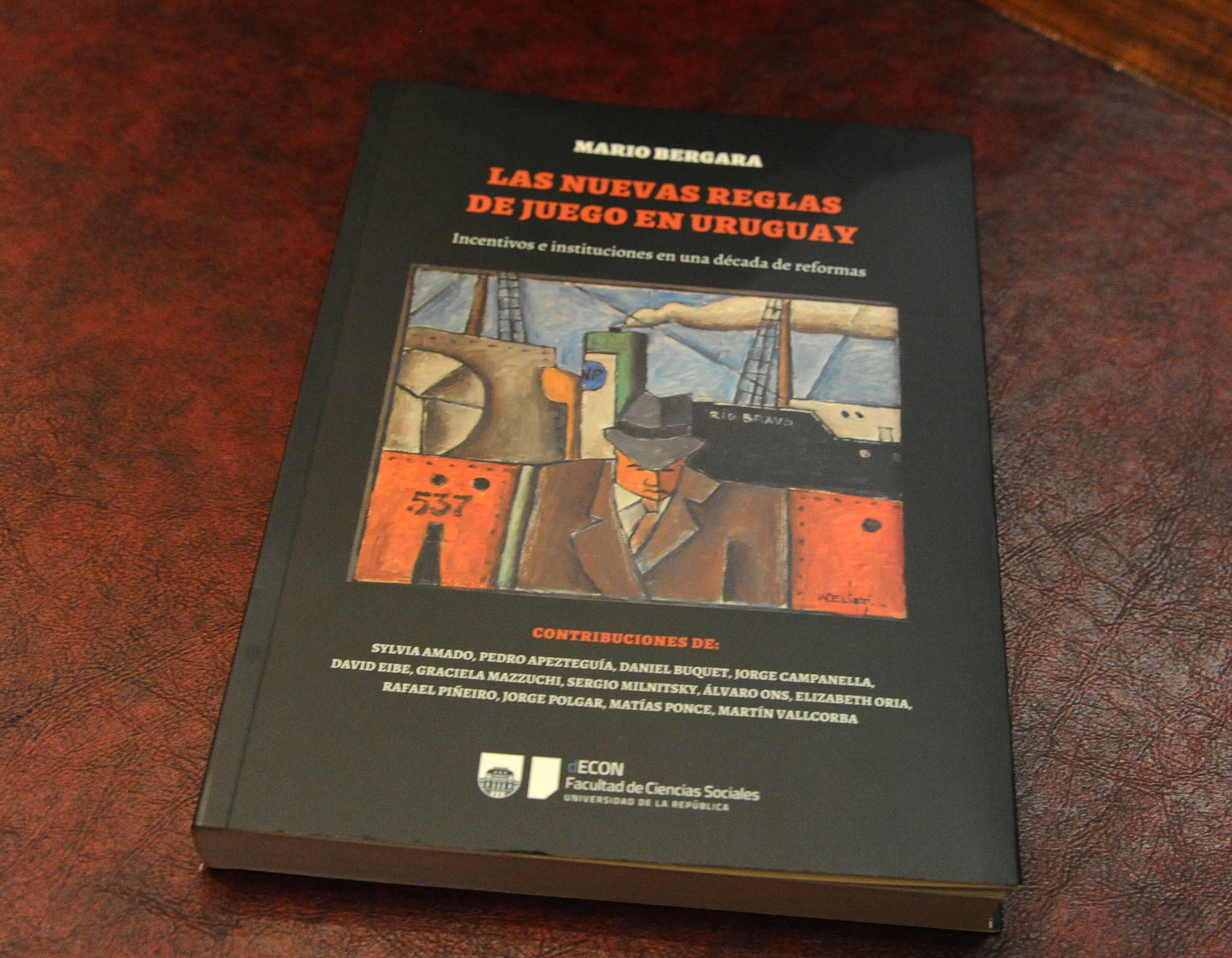 Mario Bergara presentó su obra "Las nuevas reglas de juego en Uruguay"