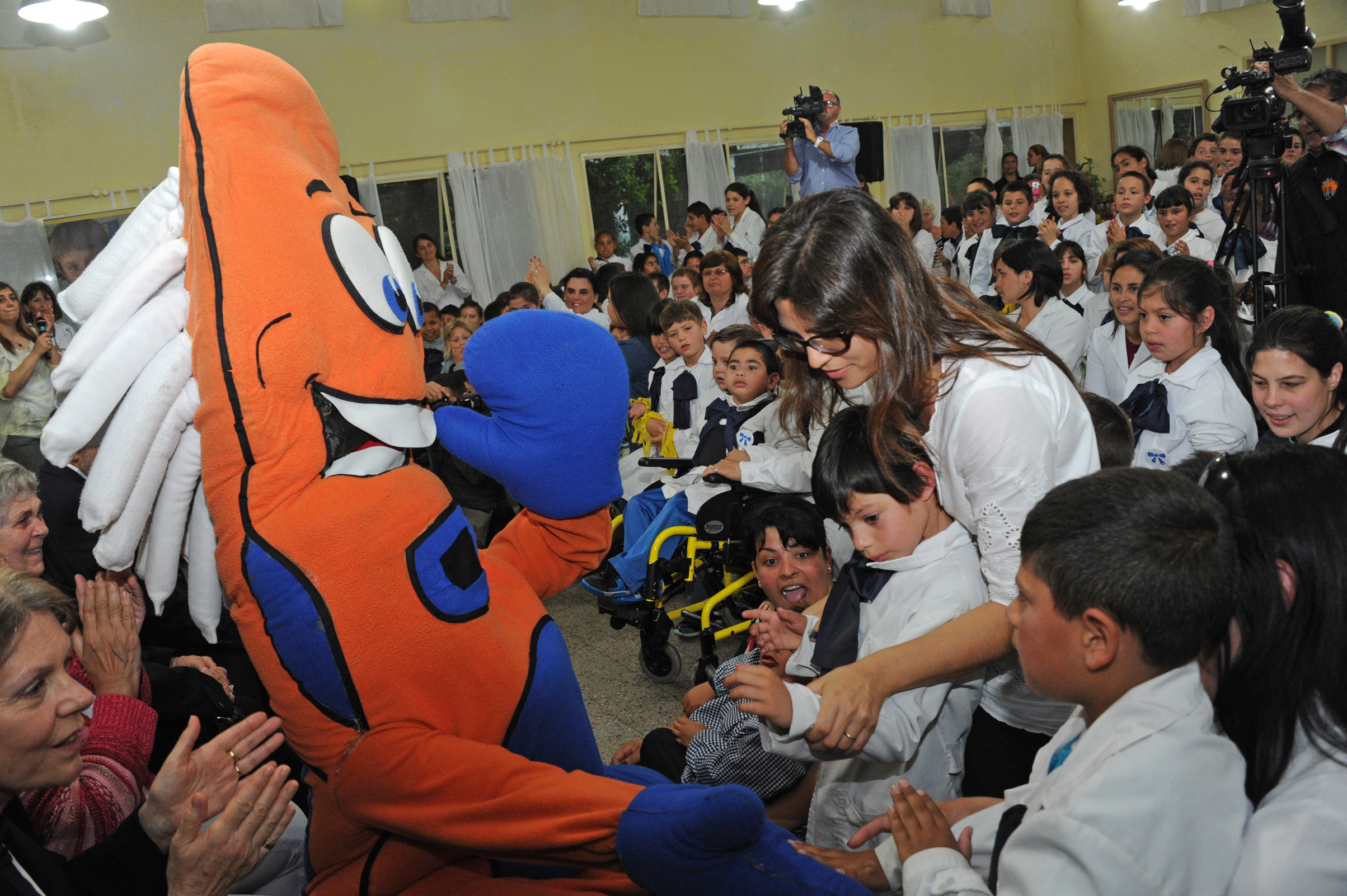 Programa de Salud Bucal entregó en la escuela especial N° 79 de Maldonado materiales para niños ciegos y con baja visión