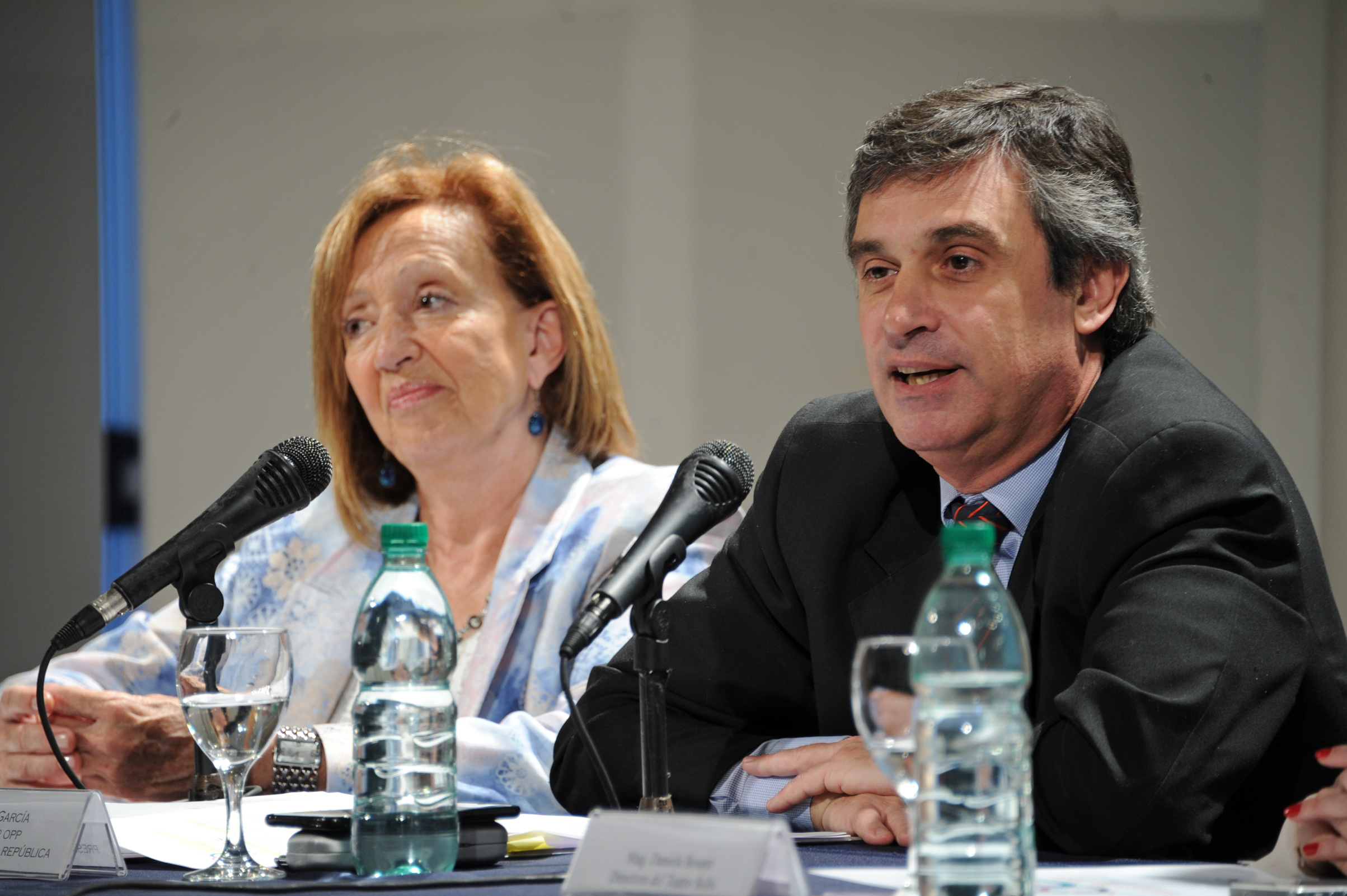 Director de OPP, Álvaro García, dirigiéndose a los presentes