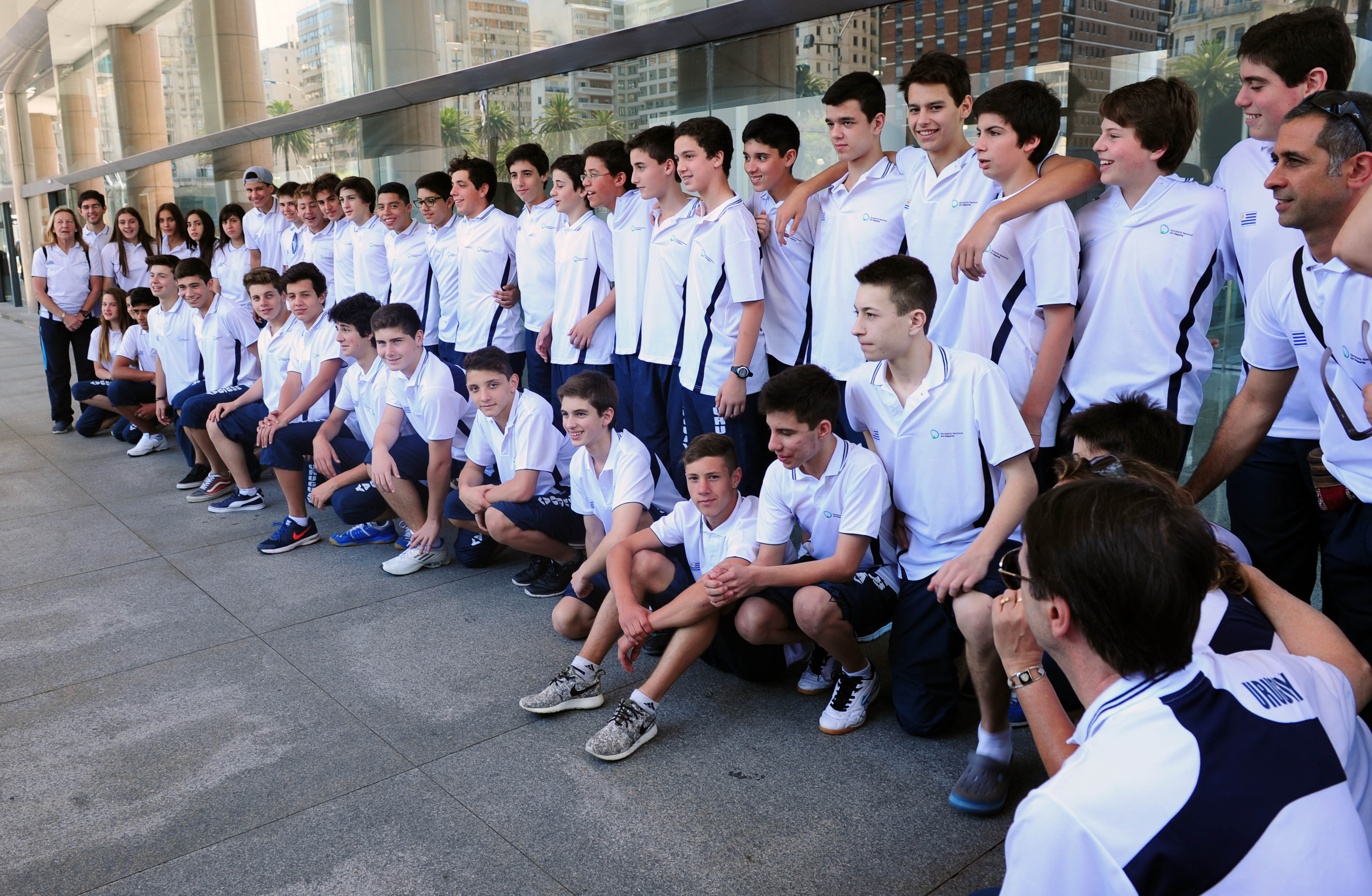 Secretaría del Deporte entregó Pabellón Nacional a jóvenes que representarán a Uruguay