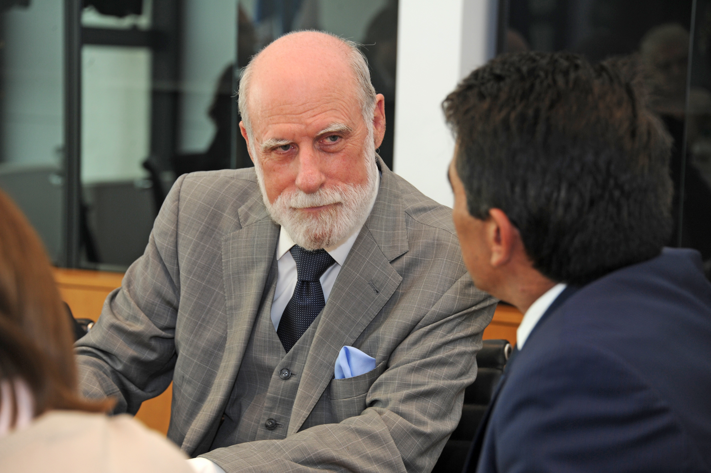 Vint Cerf, en diálogo con Presidente de la República en ejercicio, Raúl Sendic