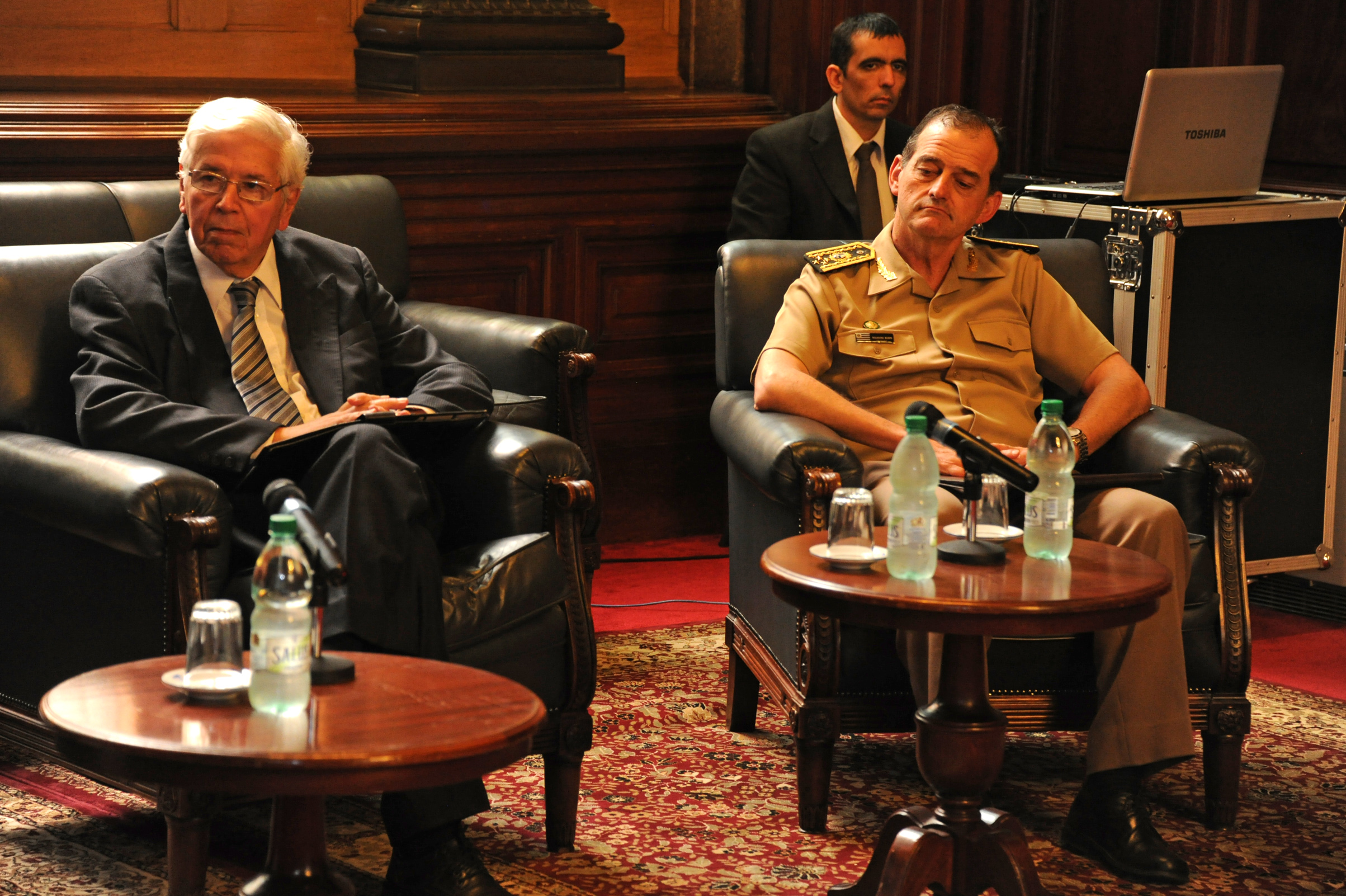 Ley se promoverá al grado de General al Coronel Andrés Guacurarí