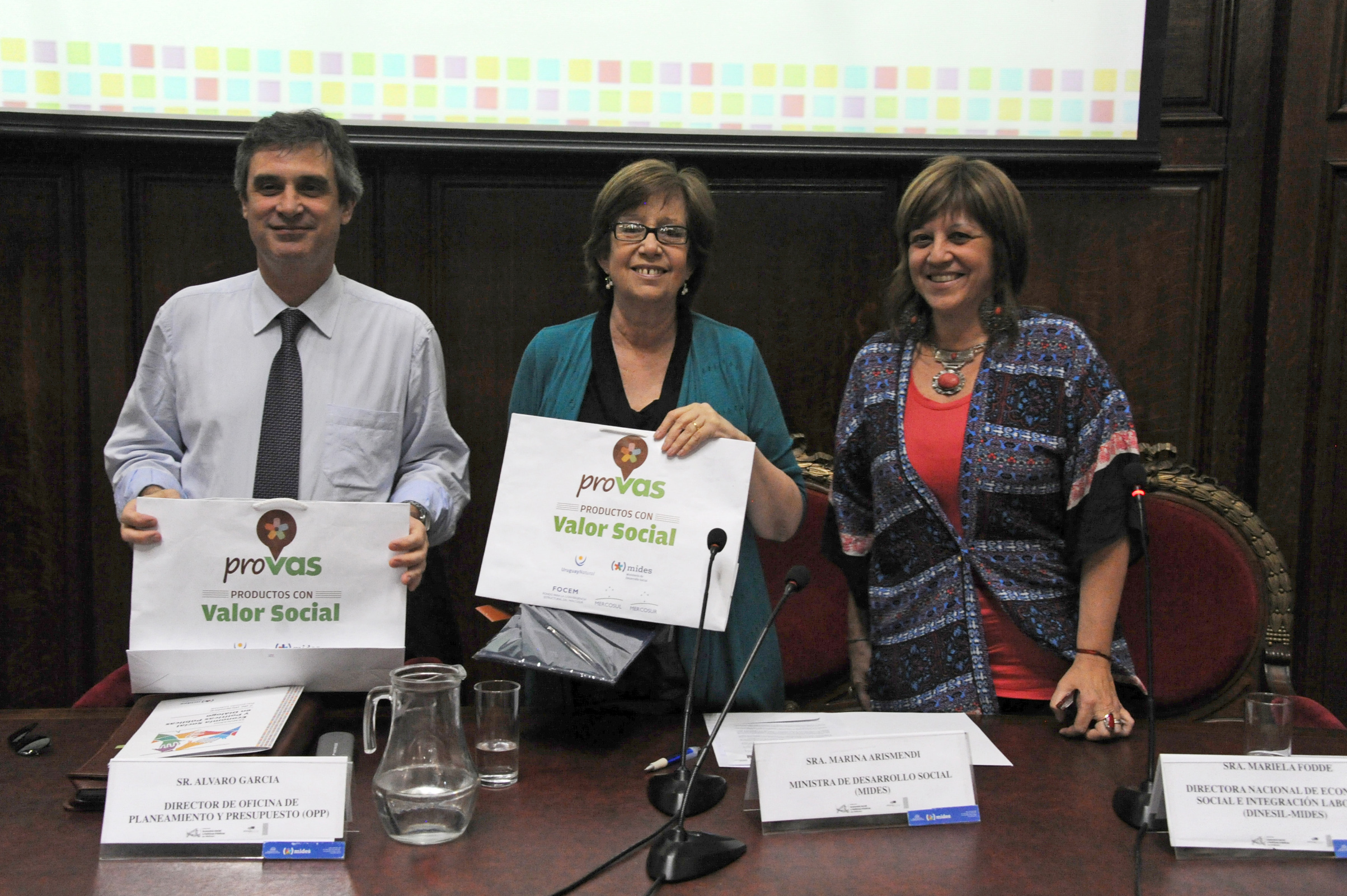 Álvaro García, Marina Arismendi y Mariela Fode