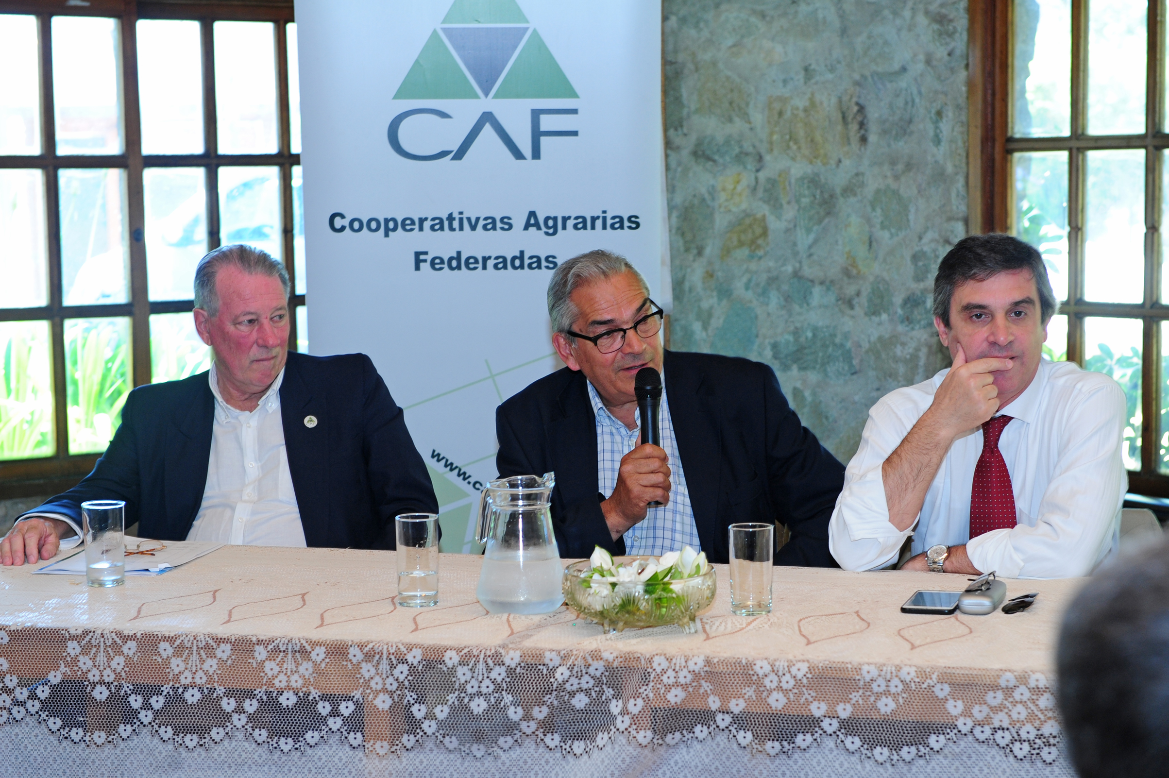 Subsecretario de Ministerio de Ganadería, Agricultura y Pesca, Enzo Benech, haciendo uso de la palabra