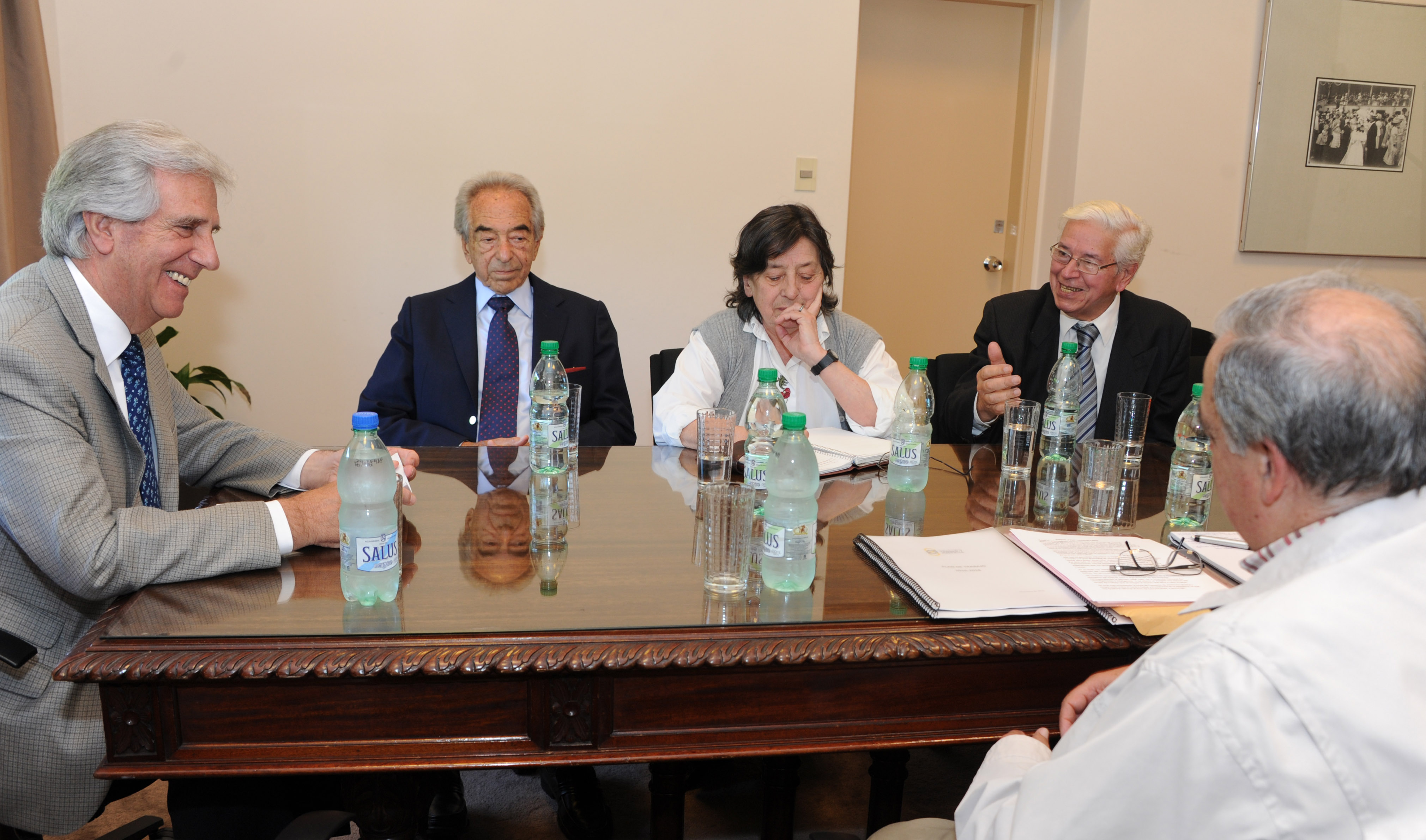 Vázquez se reunió con integrantes de la Comisión Verdad y Justicia