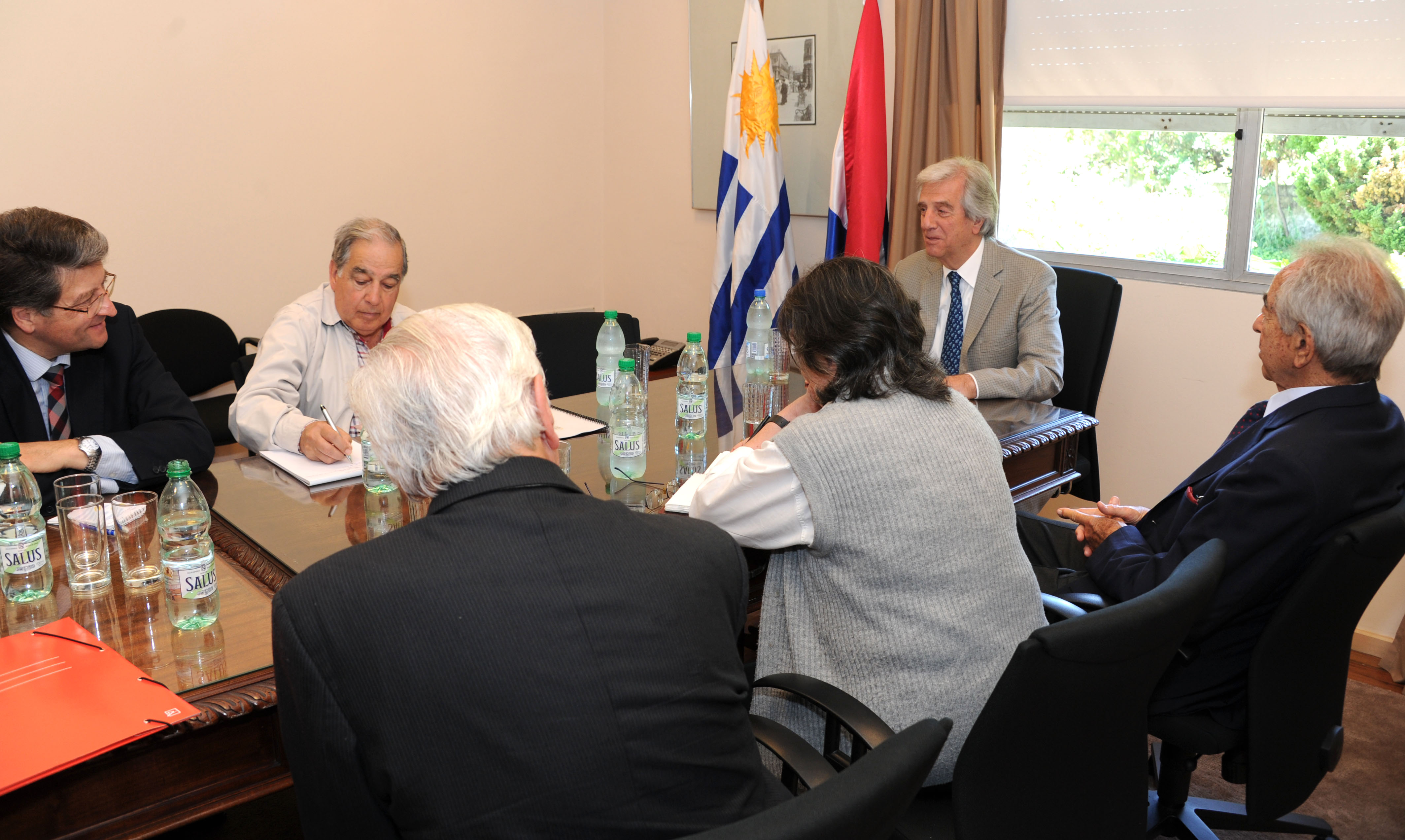 Vázquez se reunió con integrantes de la Comisión Verdad y Justicia
