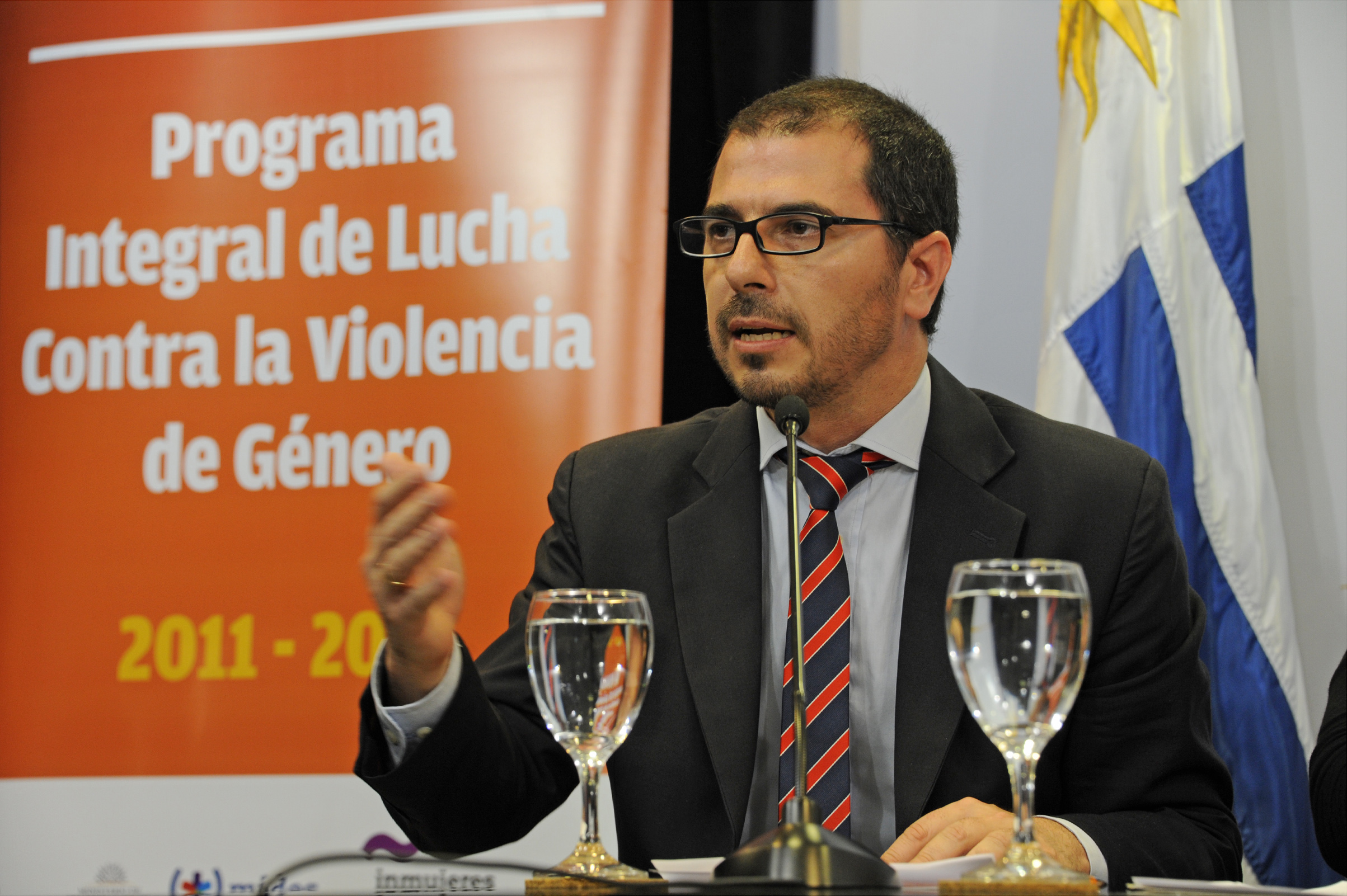 Prosecretario de la Presidencia de la República, Juan Andrés Roballo, dirigiéndose a los presentes