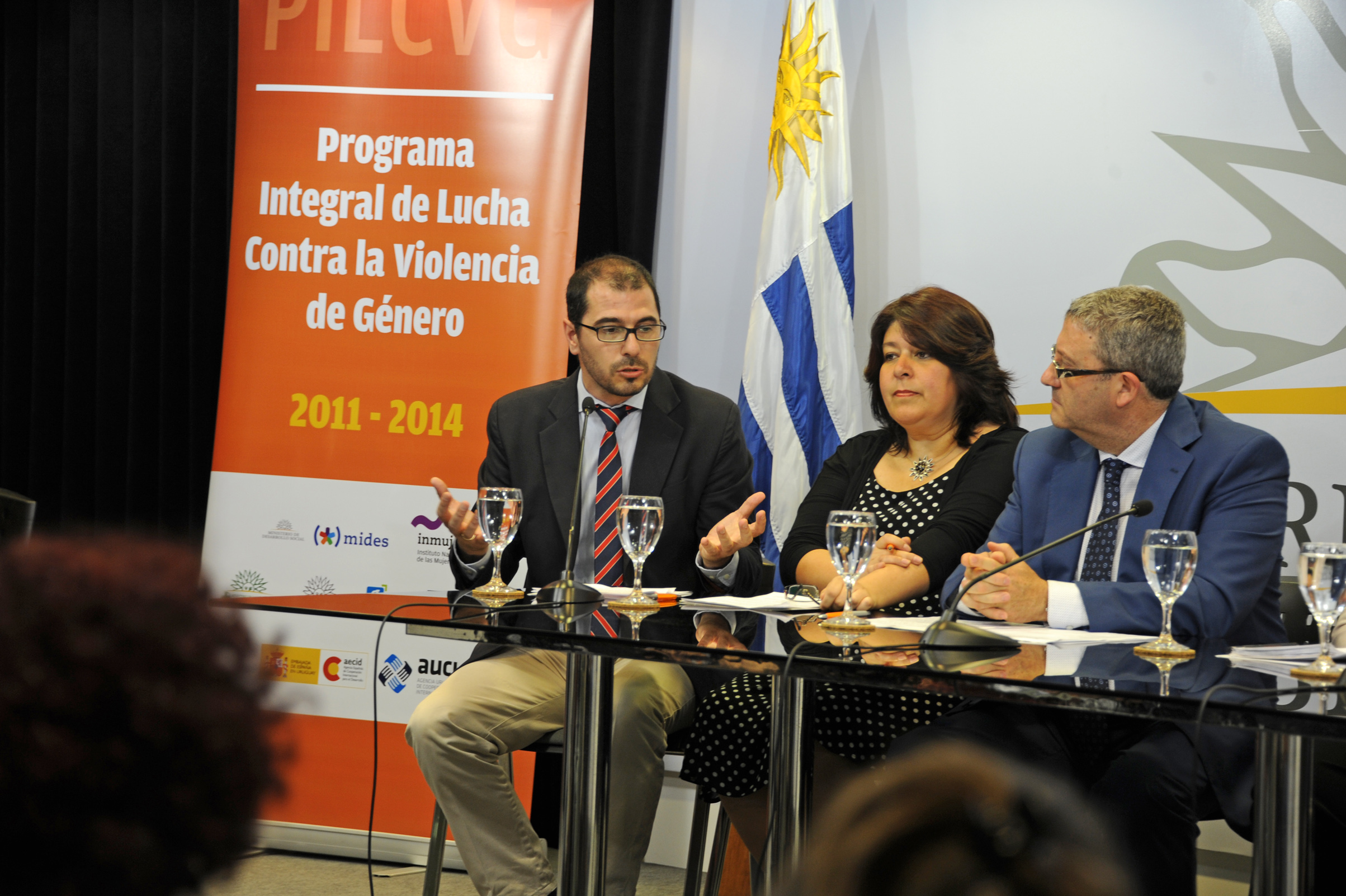 Prosecretario de la Presidencia de la República, Juan Andrés Roballo, dirigiéndose a los presentes