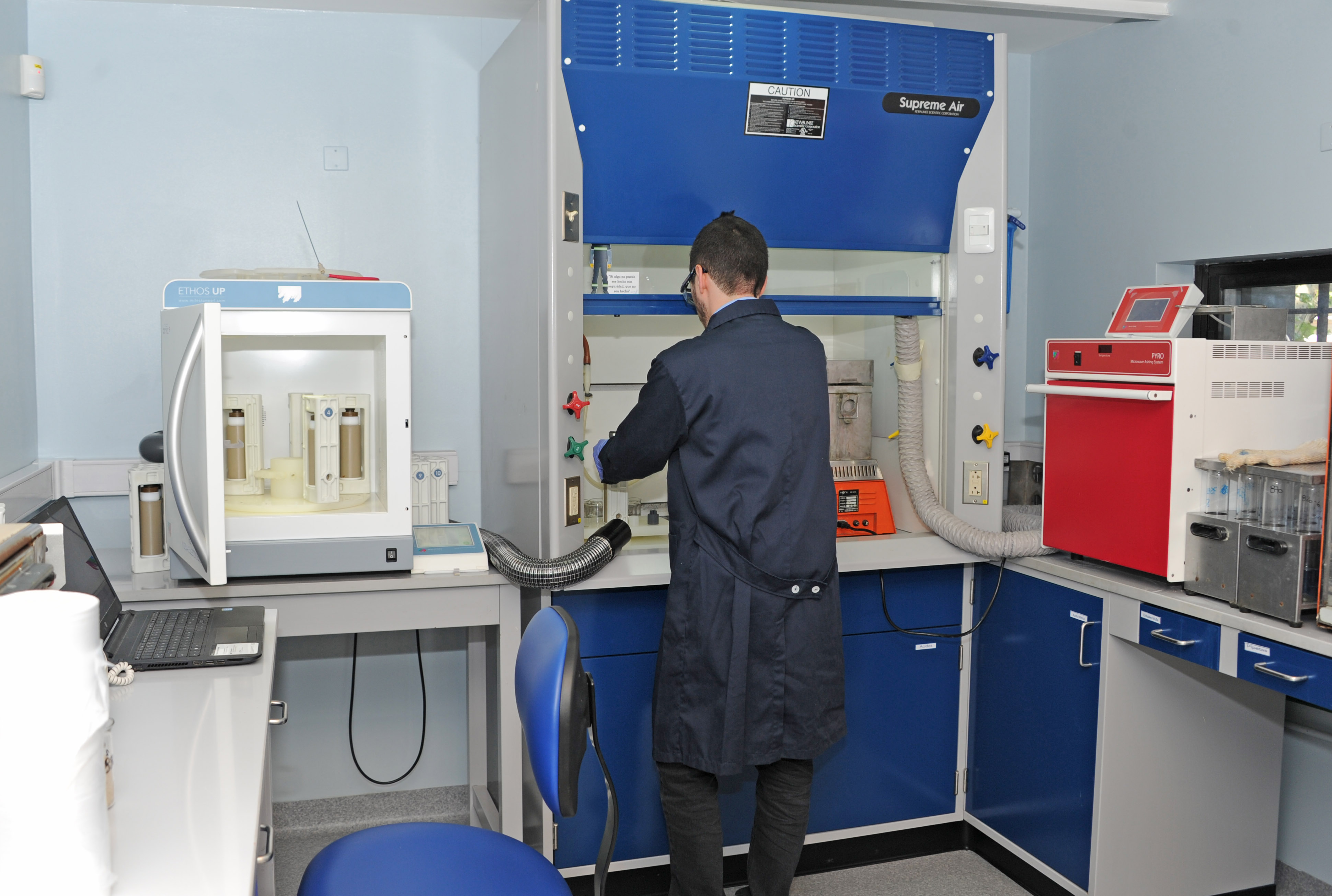 Carolina Cosse y Pablo Ferreri inauguraron el nuevo local del Laboratorio Ecotech