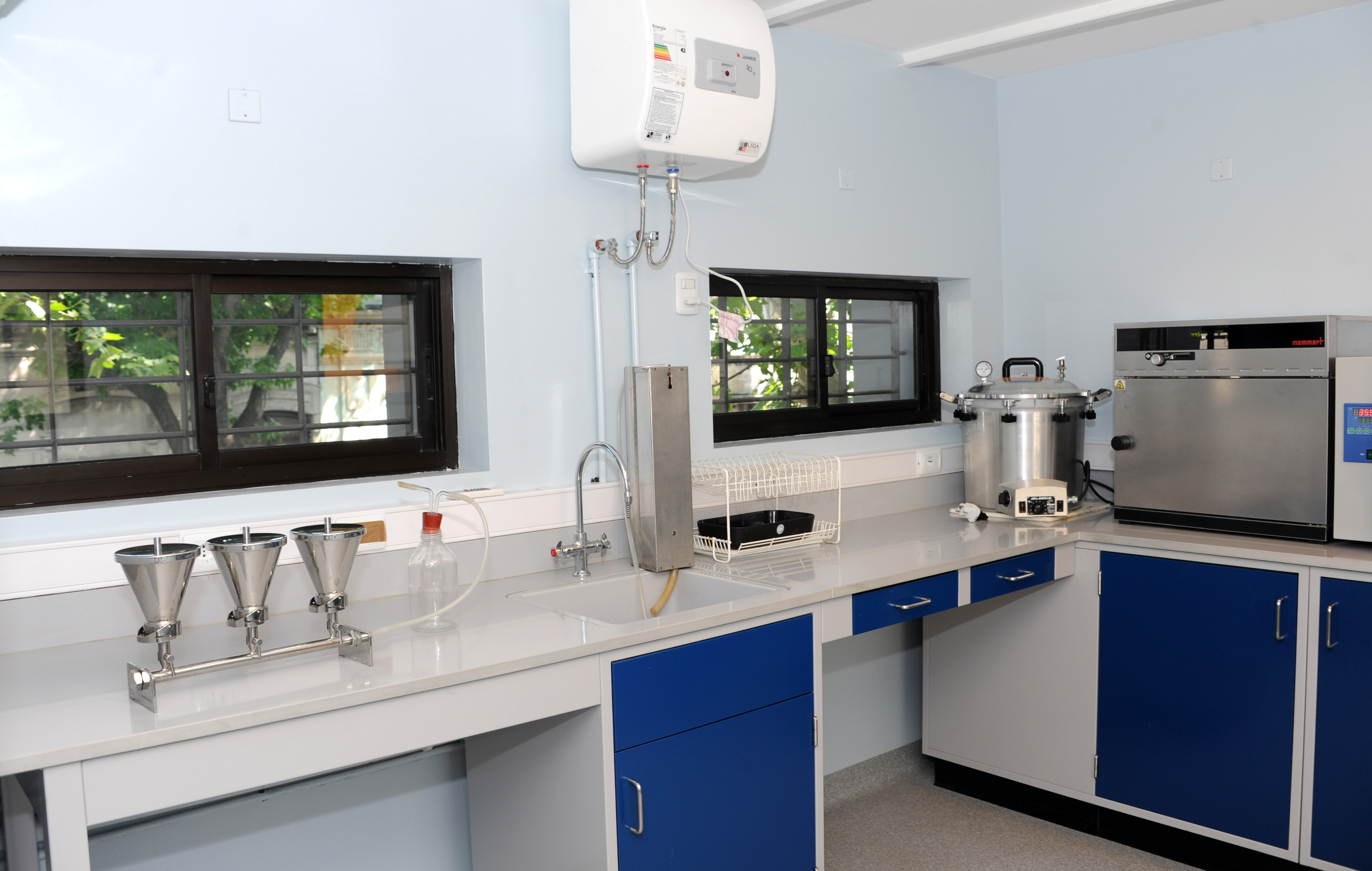 Carolina Cosse y Pablo Ferreri inauguraron el nuevo local del Laboratorio Ecotech