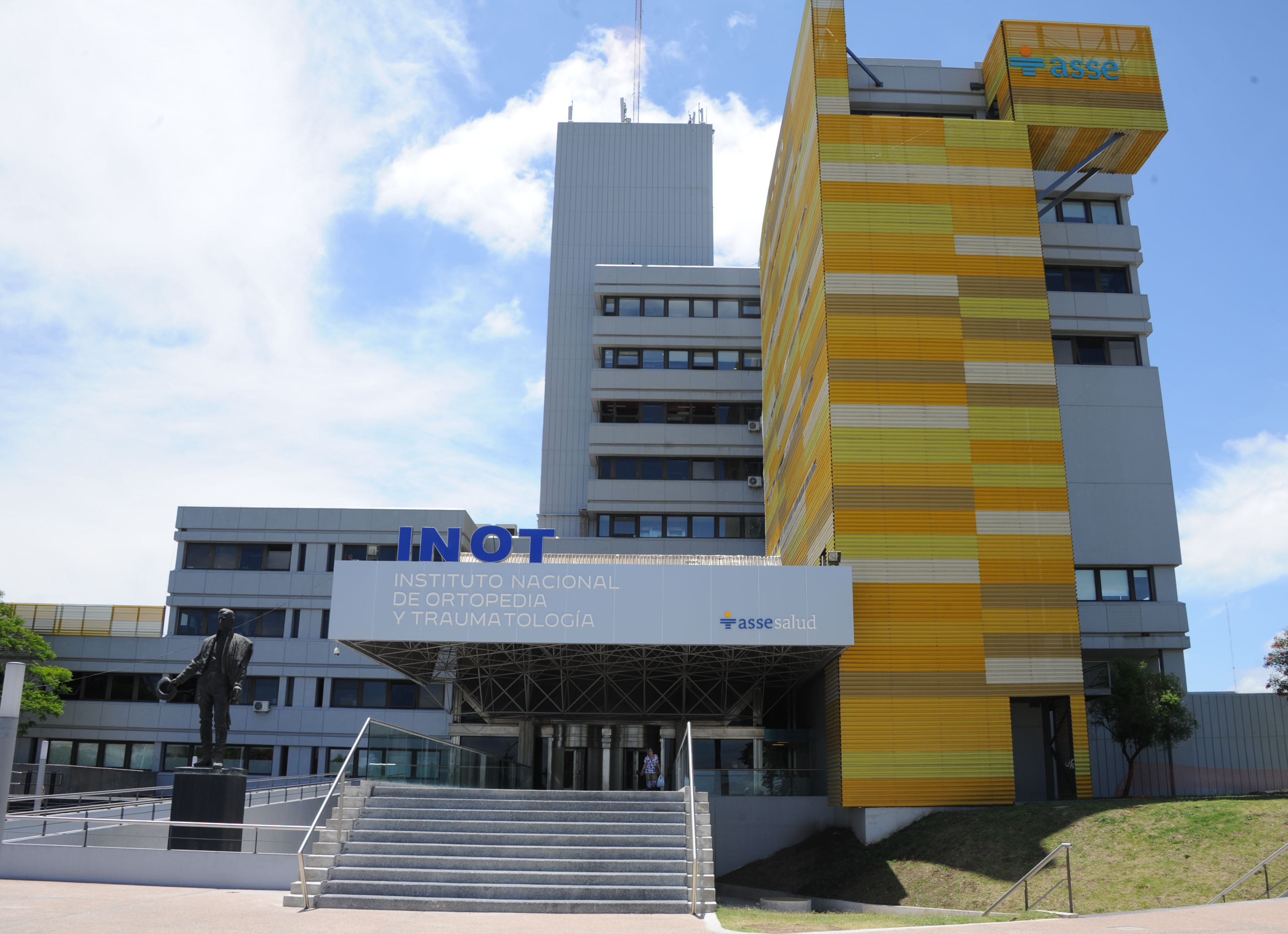 Inauguración oficial del Instituto Nacional de Ortopedia y Traumatología en ex Edificio Libertad