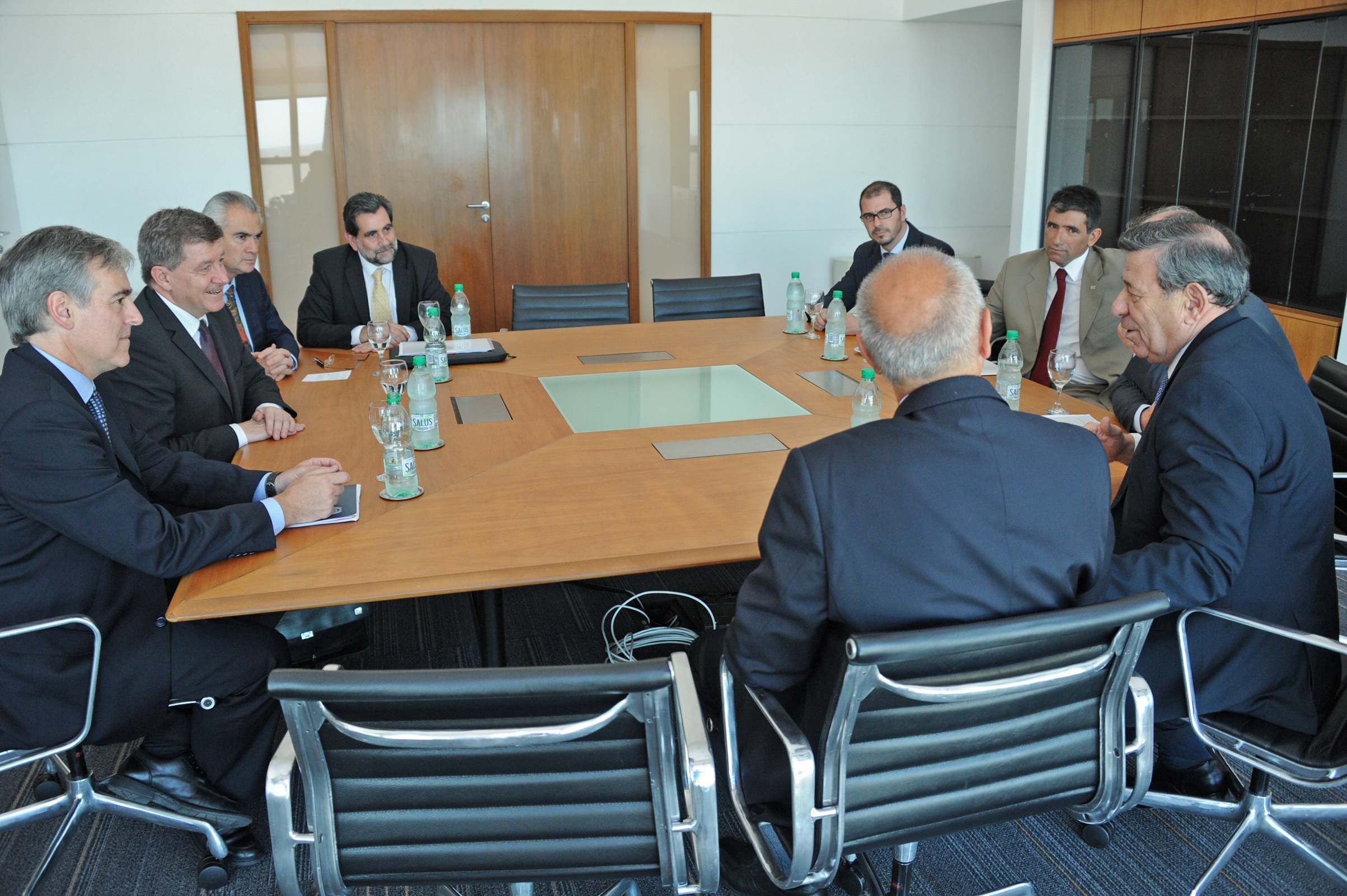 Reunión de autoridades nacionales junto al Director General de la OIT, Guy Ryder