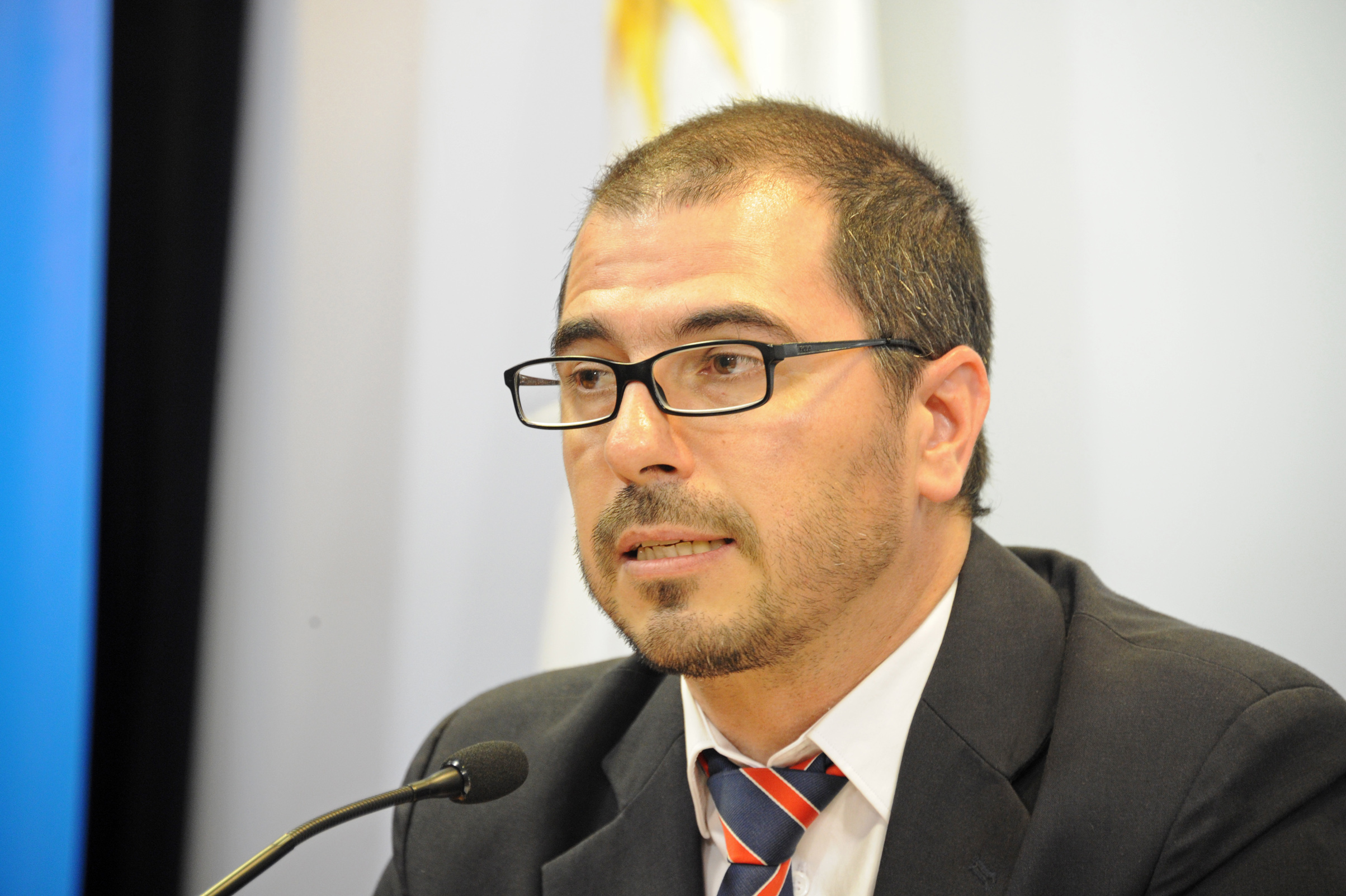 Prosecretario de Presidencia de la República, Juan Andrés Roballo, dirigiéndose a los presentes