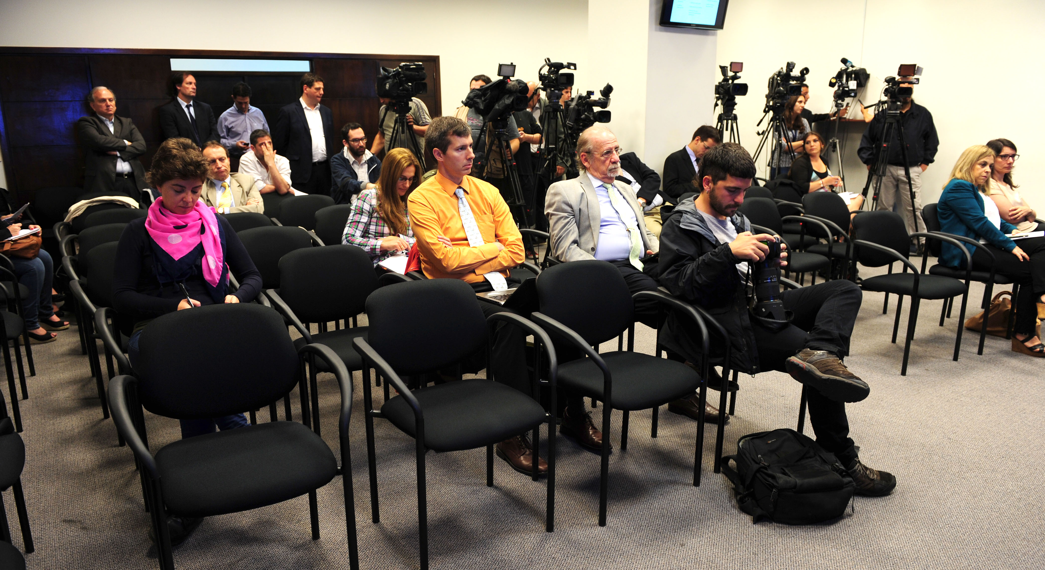 Asistentes a la conferencia de prensa