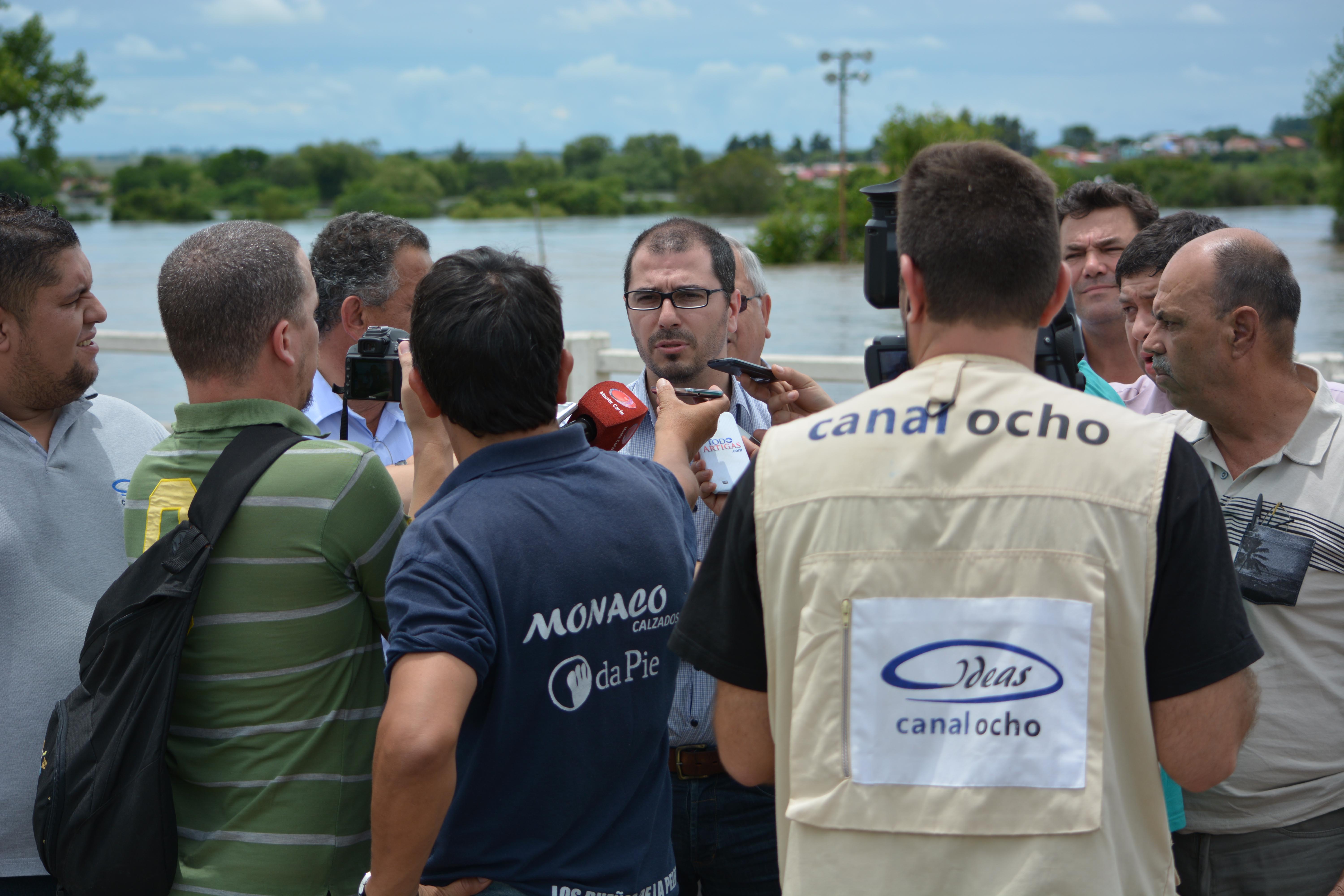 Roballo recorrió zonas inundadas junto a autoridades nacionales y departamentales