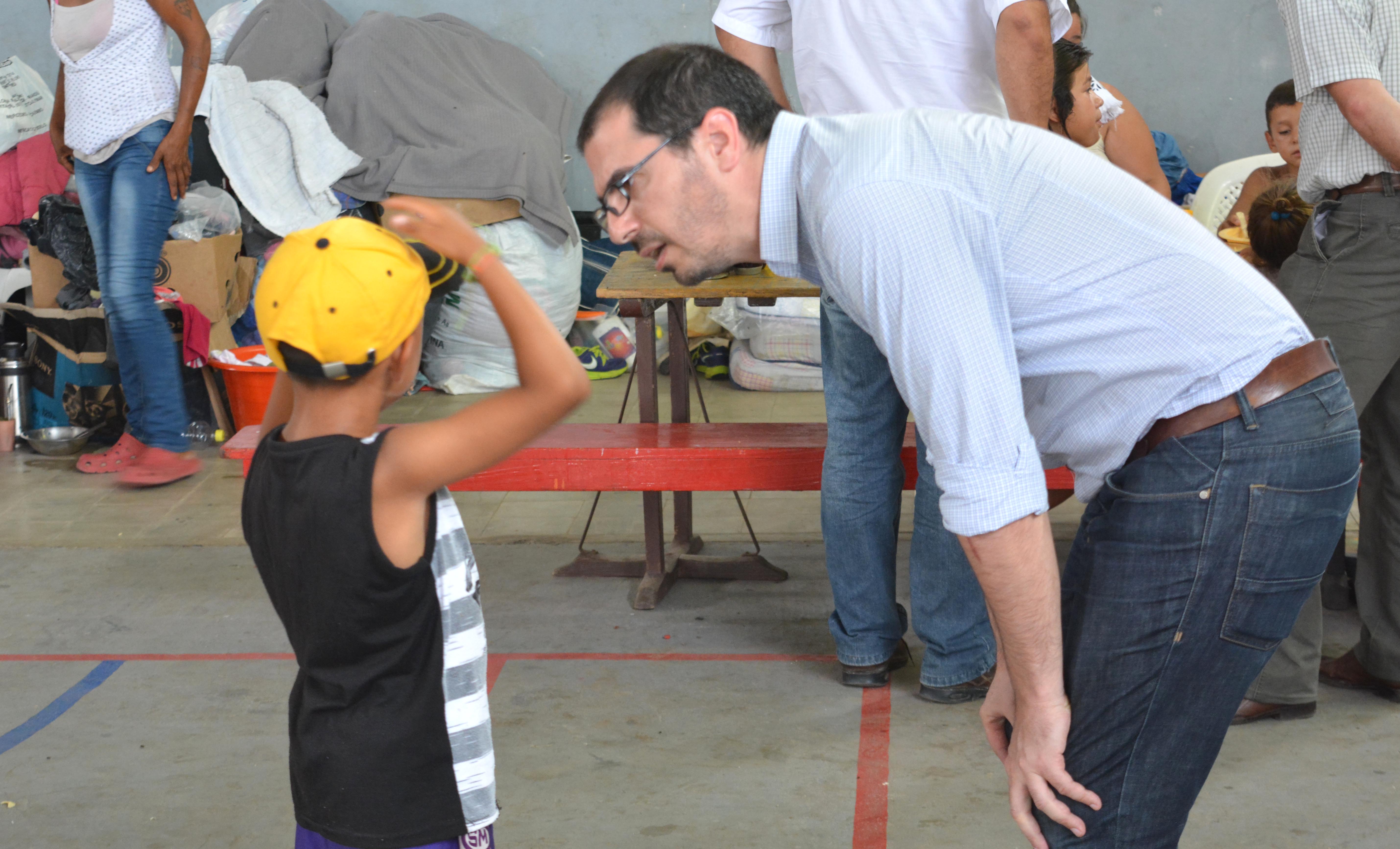 Roballo recorrió zonas inundadas junto a autoridades nacionales y departamentales