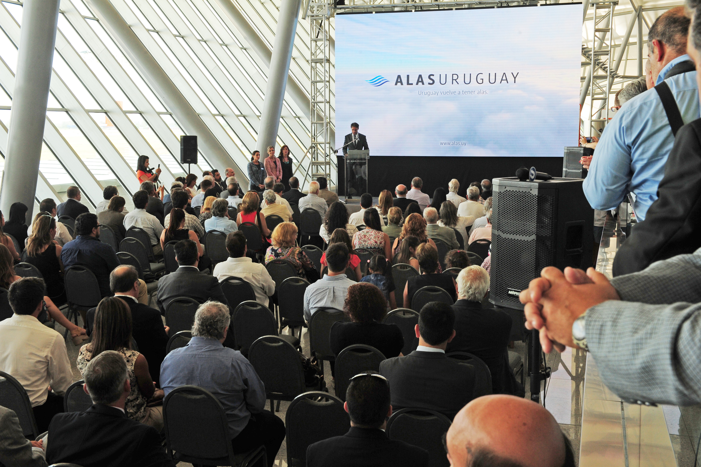 Bautismo de avión y vuelo inaugural de Alas Uruguay
