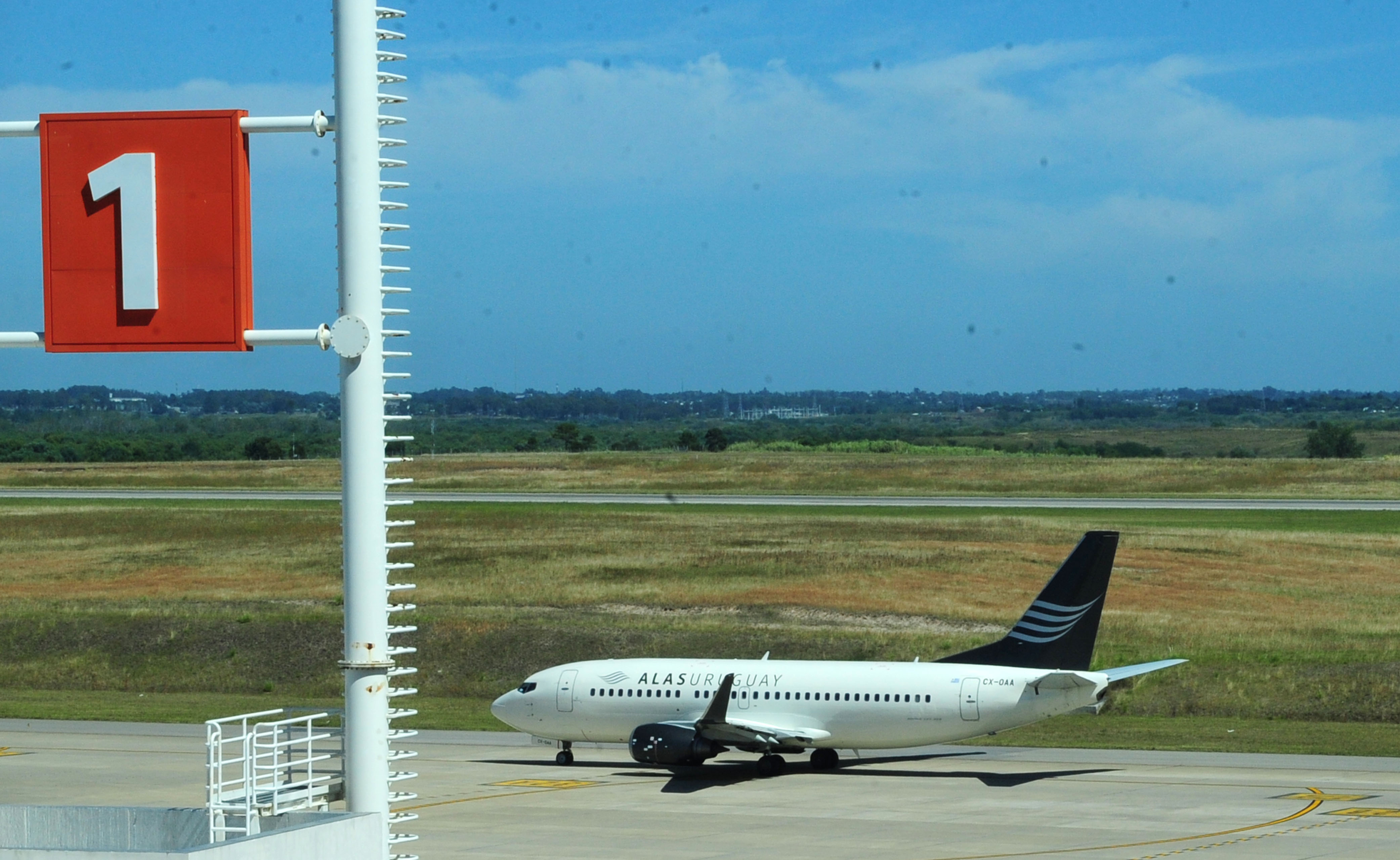 Avión de Alas Uruguay en su primer vuelo a Buenos Aires