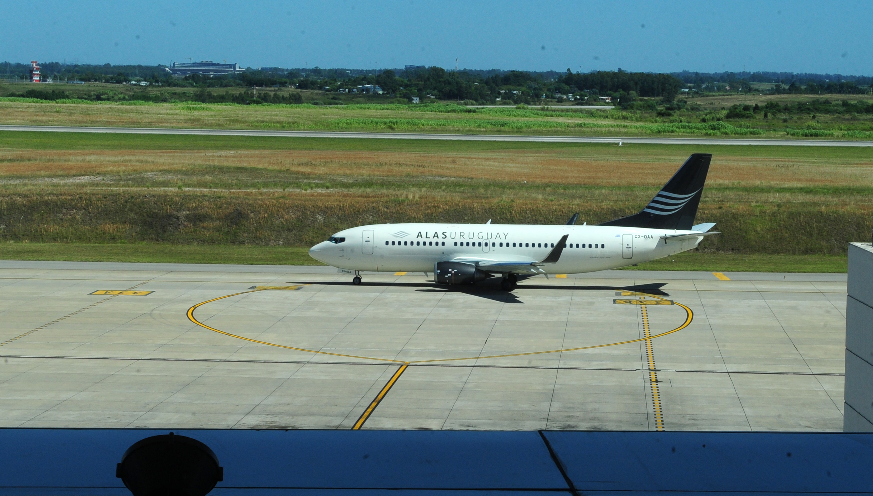 Avión de Alas Uruguay en su primer vuelo a Buenos Aires
