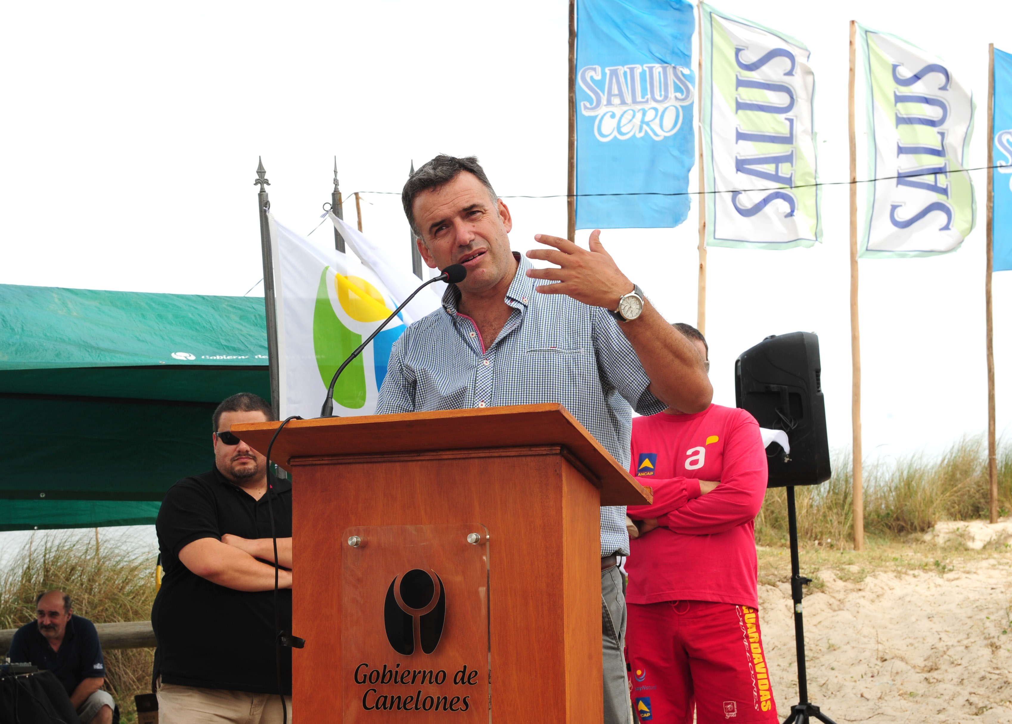 Intendente de Canelones, Yamandú Orsi haciendo uso de la palabra
