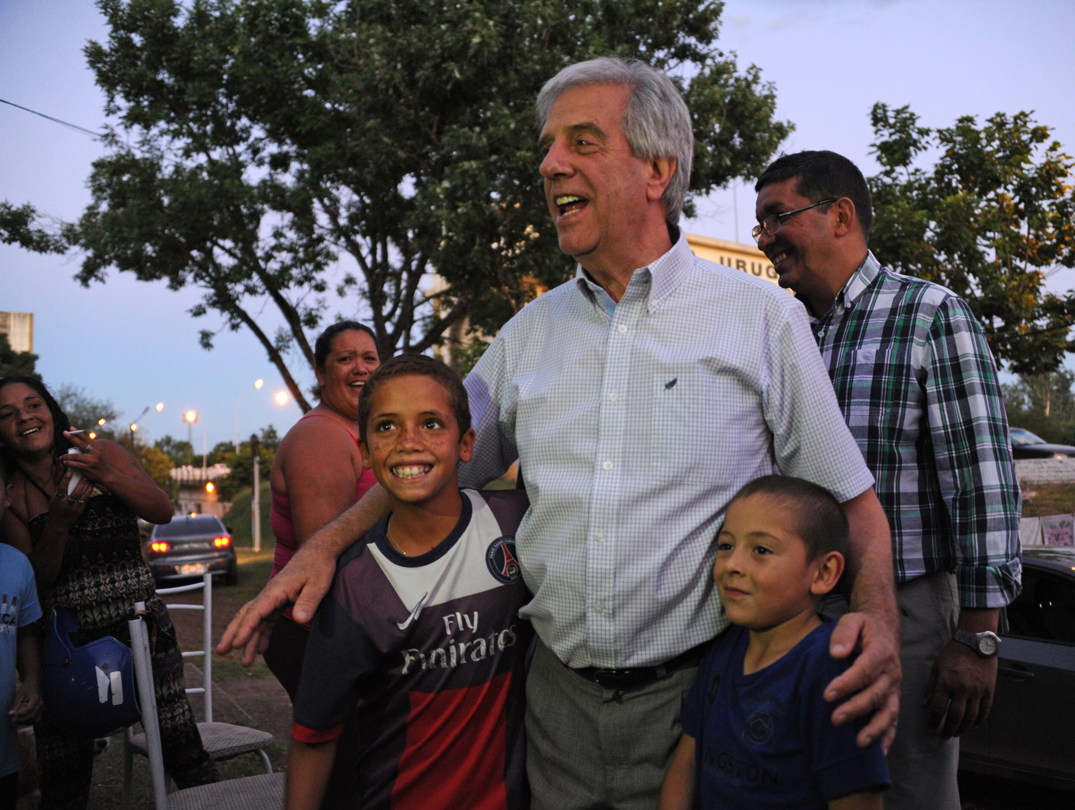 Tabaré Vázquez durante su recorrida por Artigas
