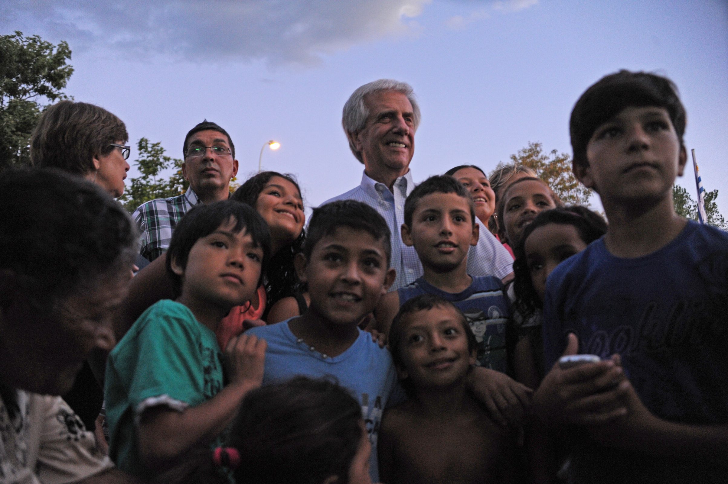 Tabaré Vázquez durante su recorrida por Artigas
