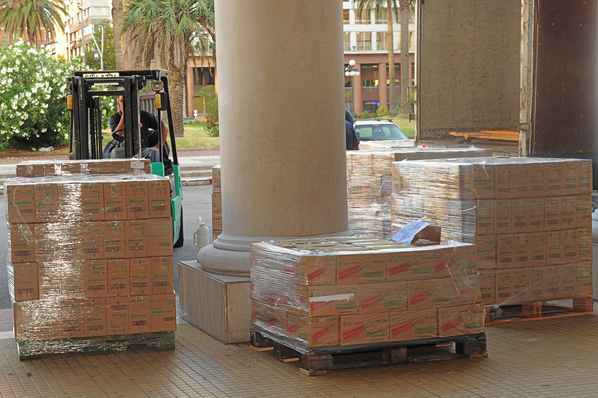 Primera entrega de materiales del Programa Salud Bucal