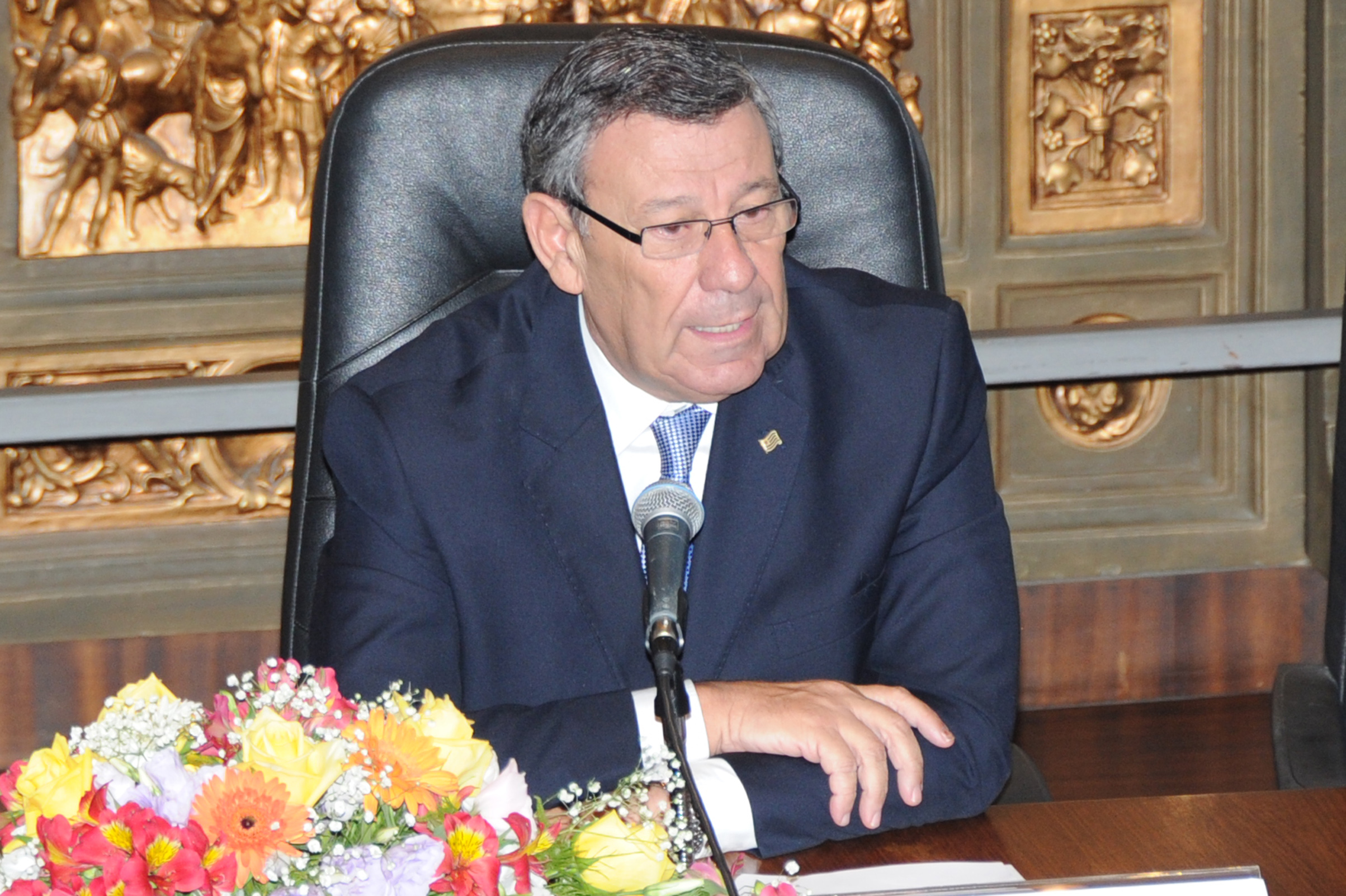 Canciller Rodolfo Nin Novoa, dirigiéndose a los presentes